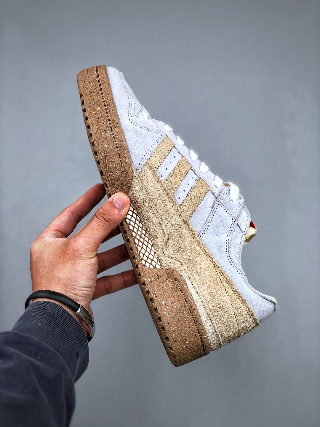 Adidas Forum Low CL: Retro Basketball Shoes with Leather and Stylish Design 3 cmp i1747084053701 6942 0 1