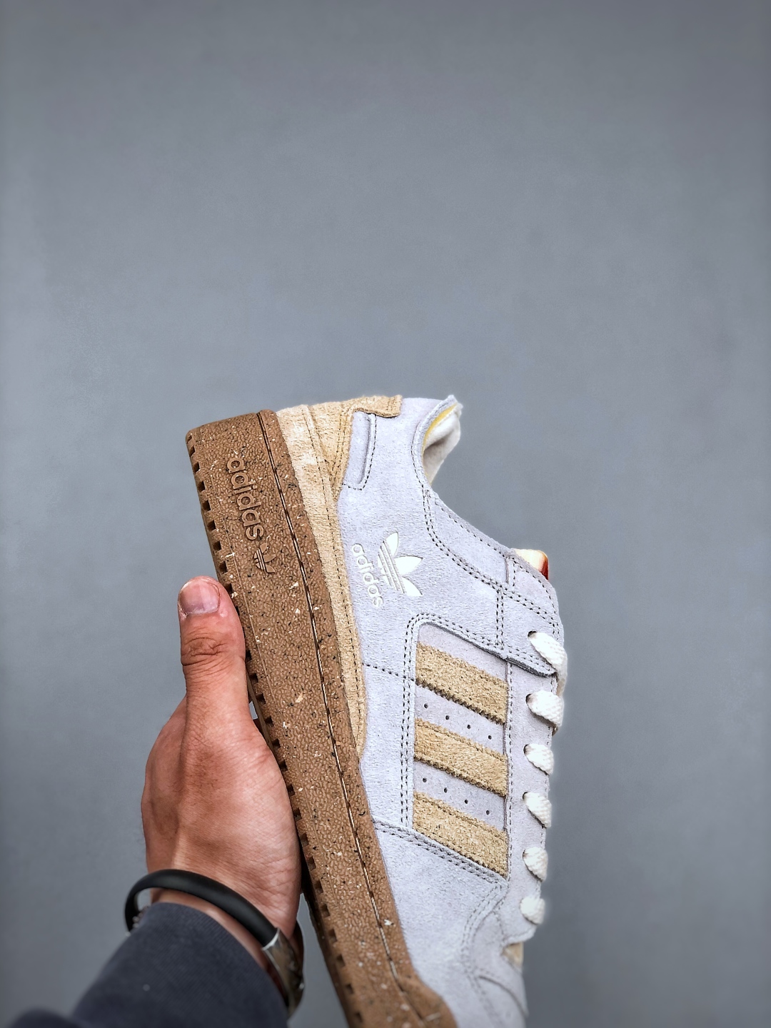 Adidas Forum Low CL: Retro Basketball Shoes with Leather and Stylish Design 7 cmp i1747084053726 9934 0 5
