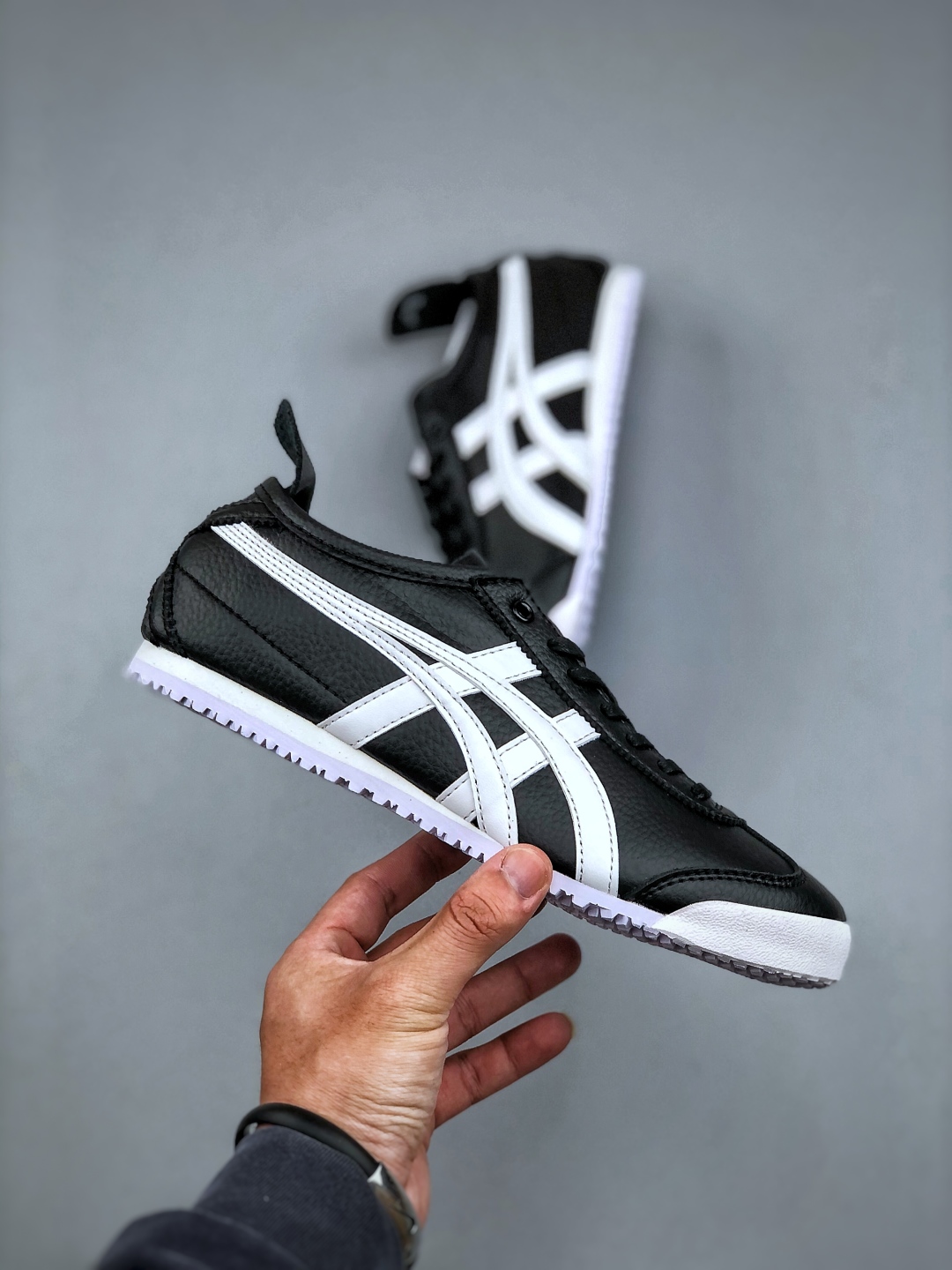 Onitsuka Tiger Mexico 66 Classic Retro Casual Shoes - Black/White 5 cmp i1747084183615 2633 0 3