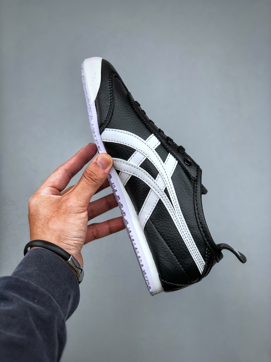 Onitsuka Tiger Mexico 66 Classic Retro Casual Shoes - Black/White 3 cmp i1747084185137 4966 0 1