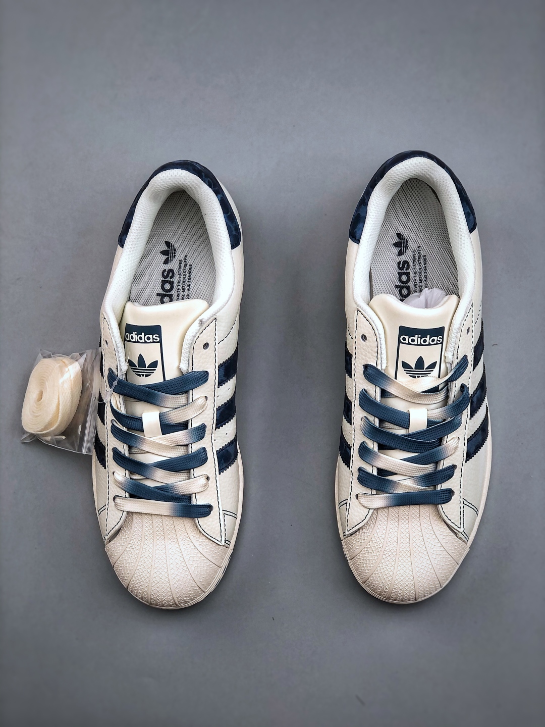 AD Originals Superstar x Supreme White Blue Leather Sneakers - Size 36-45 6 cmp i1747084686826 3610 0 4