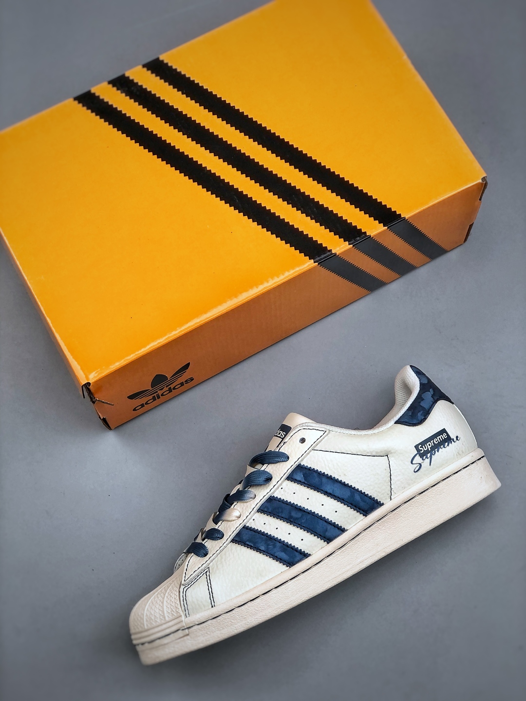 AD Originals Superstar x Supreme White Blue Leather Sneakers - Size 36-45 4 cmp i1747084686826 7421 0 2