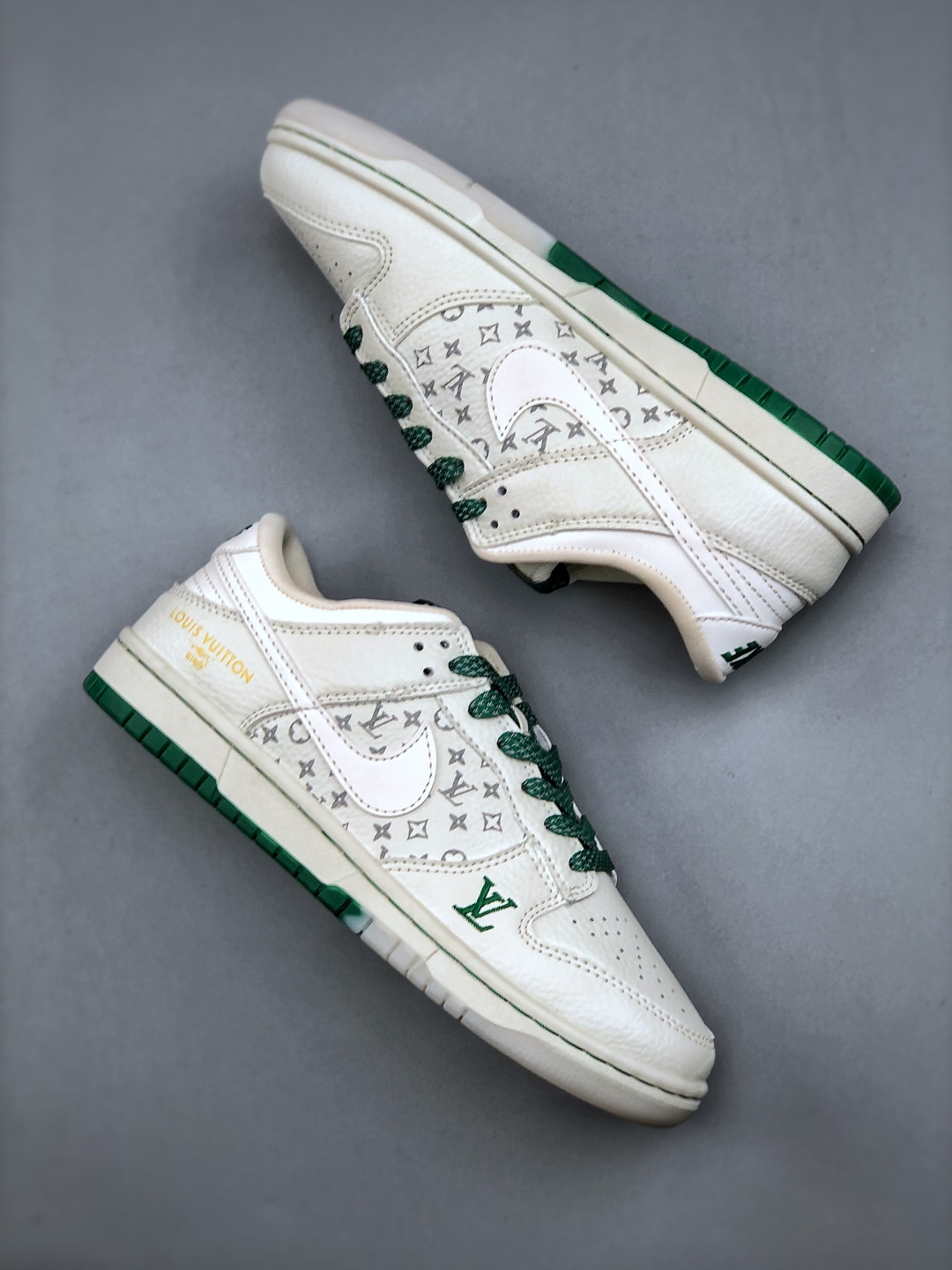 Nike SB Dunk Low x Louis Vuitton White Green Premium Quality Sneakers 10 cmp i1747085040697 7679 0 8
