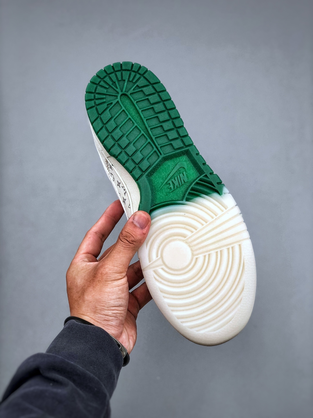 Nike SB Dunk Low x Louis Vuitton White Green Premium Quality Sneakers 9 cmp i1747085040700 5451 0 7