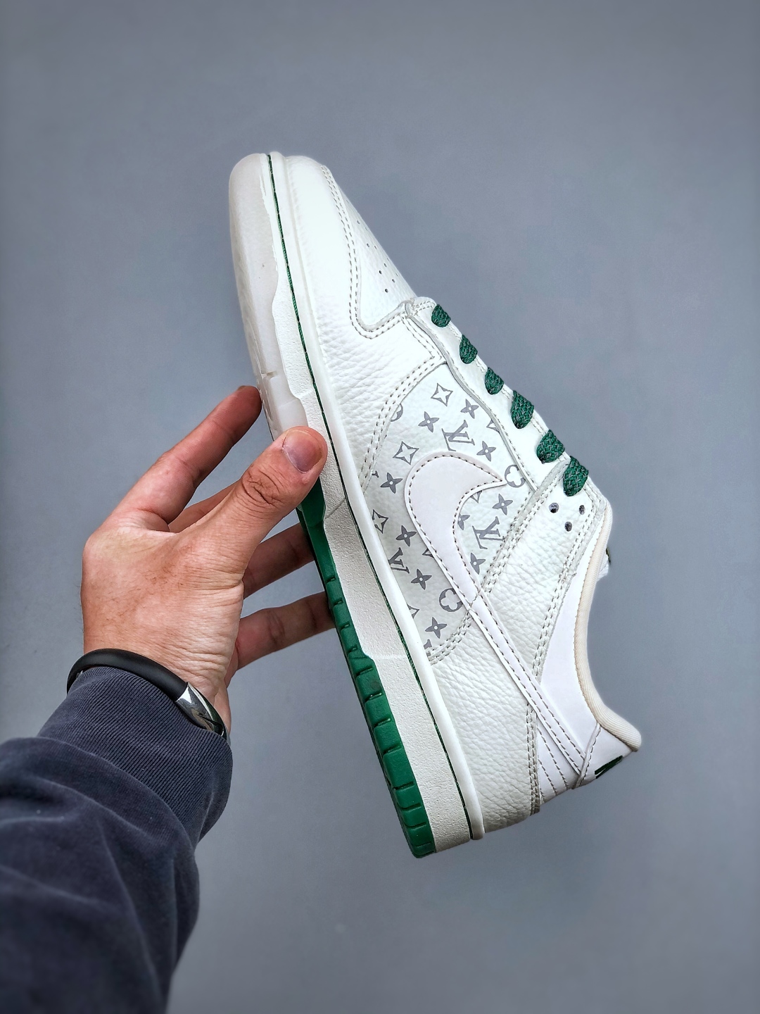 Nike SB Dunk Low x Louis Vuitton White Green Premium Quality Sneakers 3 cmp i1747085042240 1814 0 1