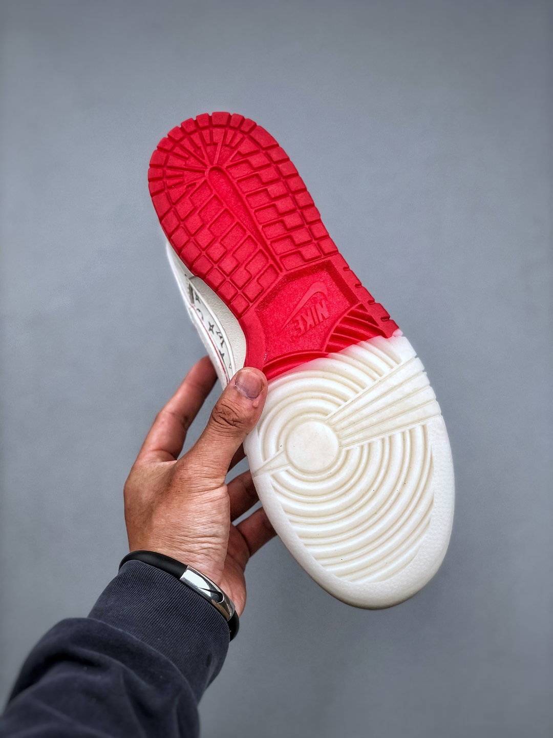 Nike SB Dunk Low x Louis Vuitton White Red - Premium Quality & Comfort 9 cmp i1747085053974 9108 0 7