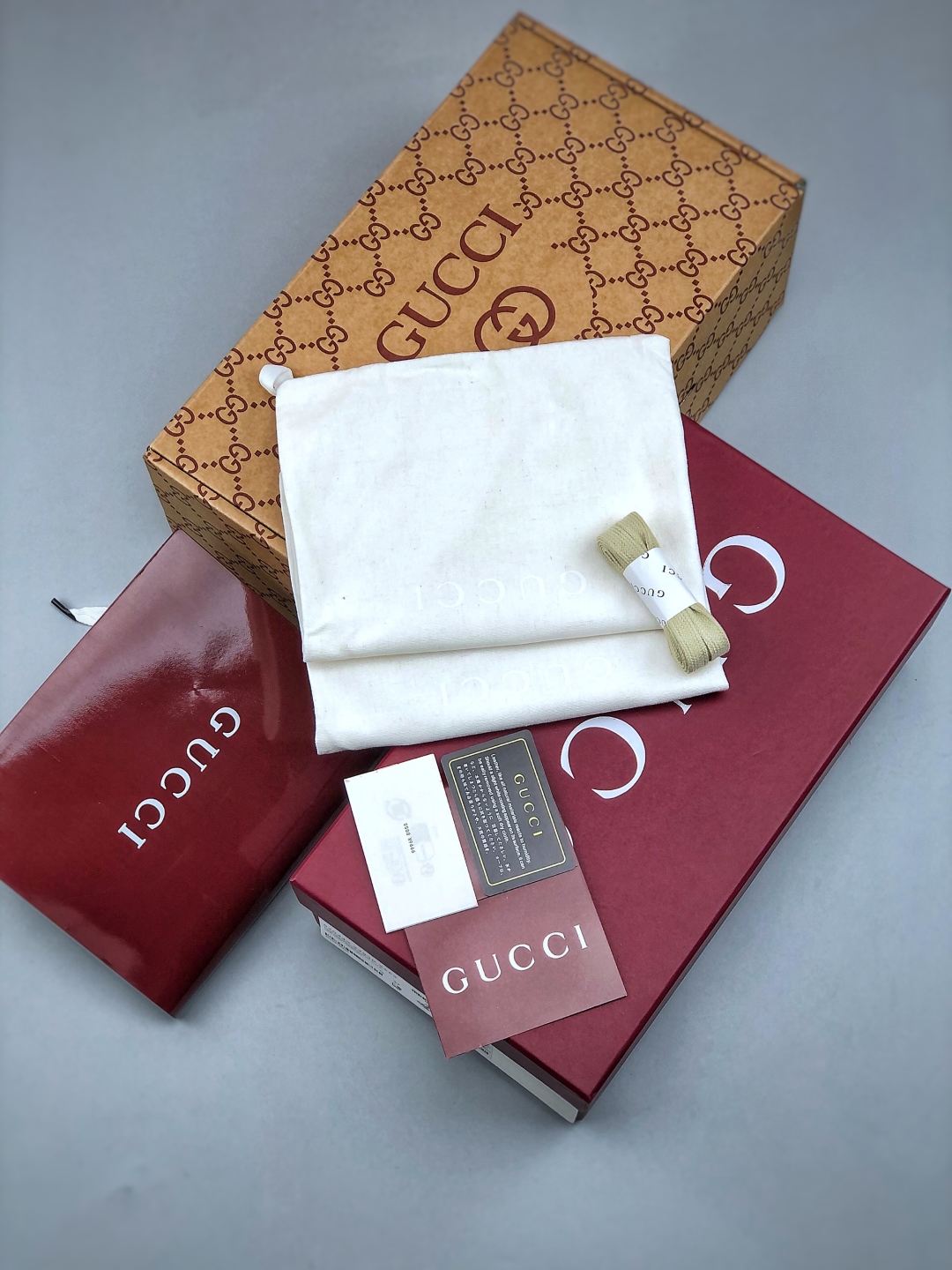 Gucci~~2025最新配色小脏鞋 休闲鞋 运动鞋金属双G水晶圆柱形标Gucci原版纹织带