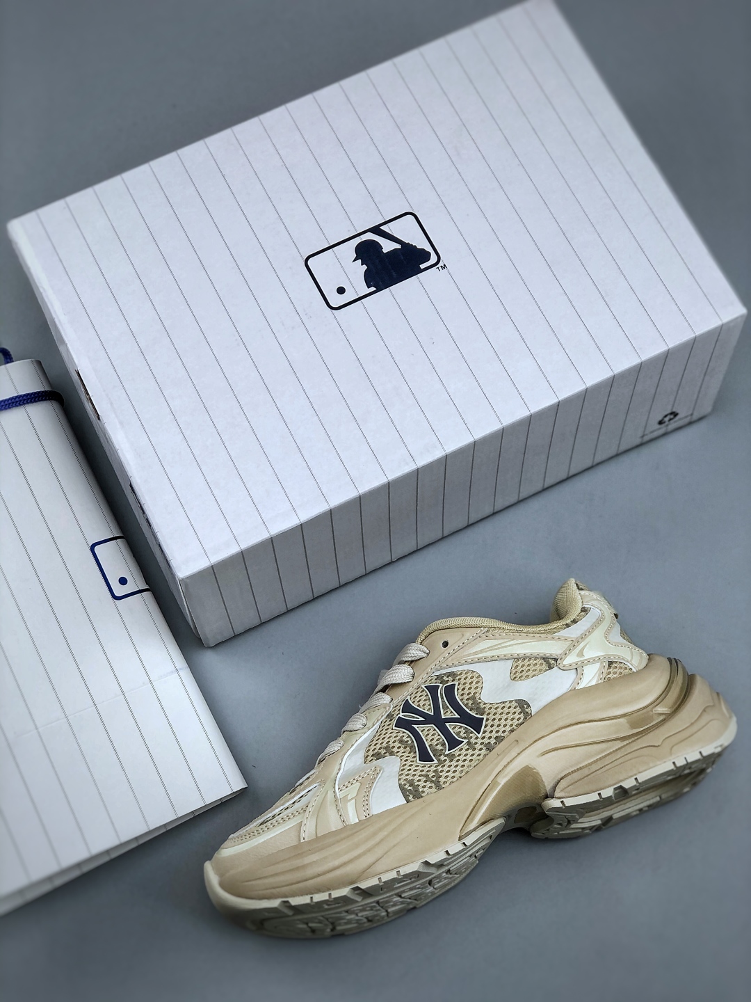 💰220MLB New York Yankees Curve Runner 张凌赫同款 低帮流浪鞋 出游大胆穿 上镜C位密码以复古基调书写千禧美学融合现代机能元素风格重塑经典老爹鞋厚底设计轻盈增高放肆游走 自由酷飒氛围感官方货号: 3ARNSPL5N(GP002)Size：35 36 36.5 37.5 38 38.5 39 40 40.5 41 42 42.5 43 44 45
