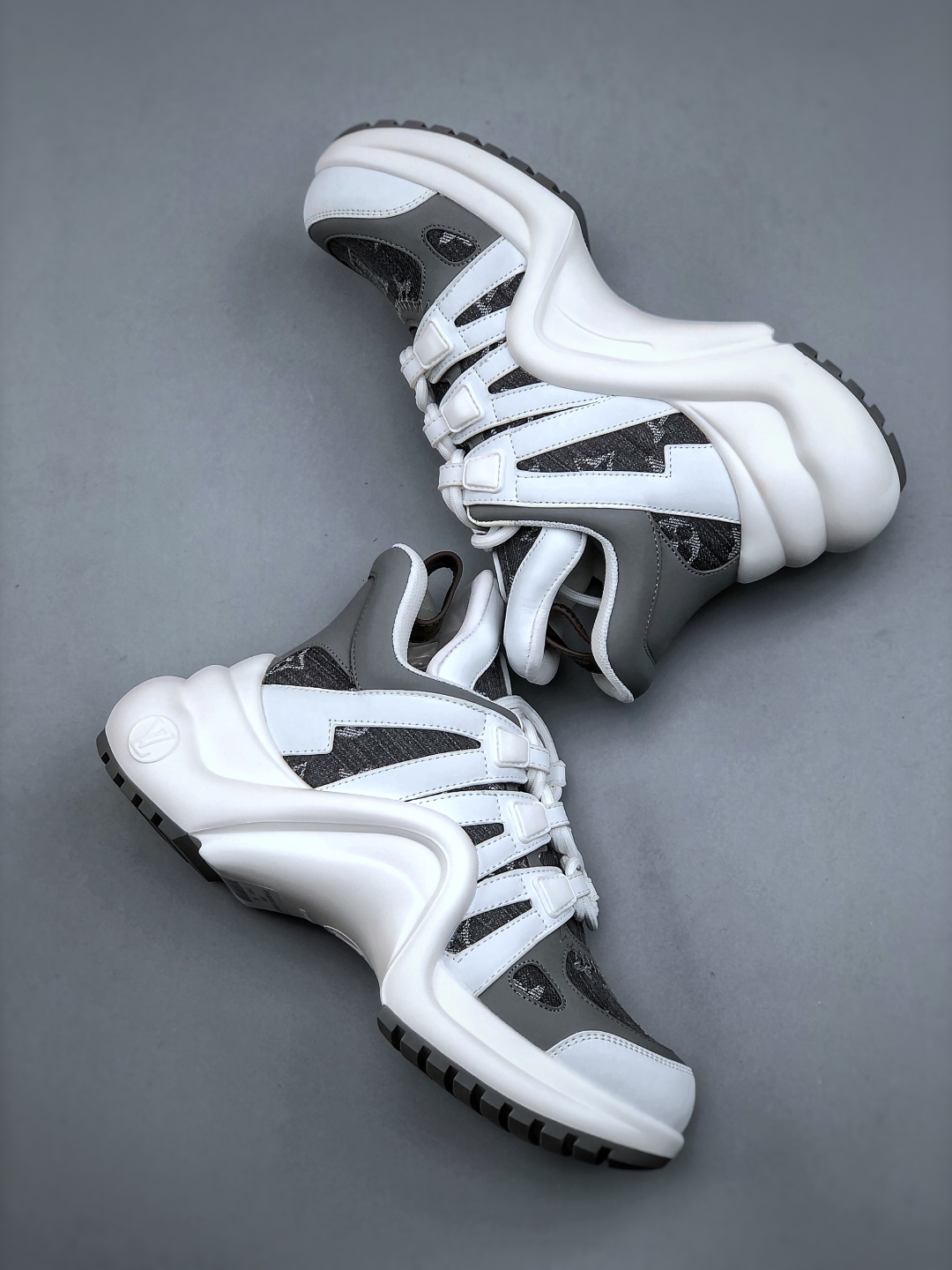 ns炸款米兰走秀风 高奢品牌-路易威登Louis Vuitton Archlight Sneakers LV真皮拼色减震网面运动弓型舞蹈复古老爹运动鞋
