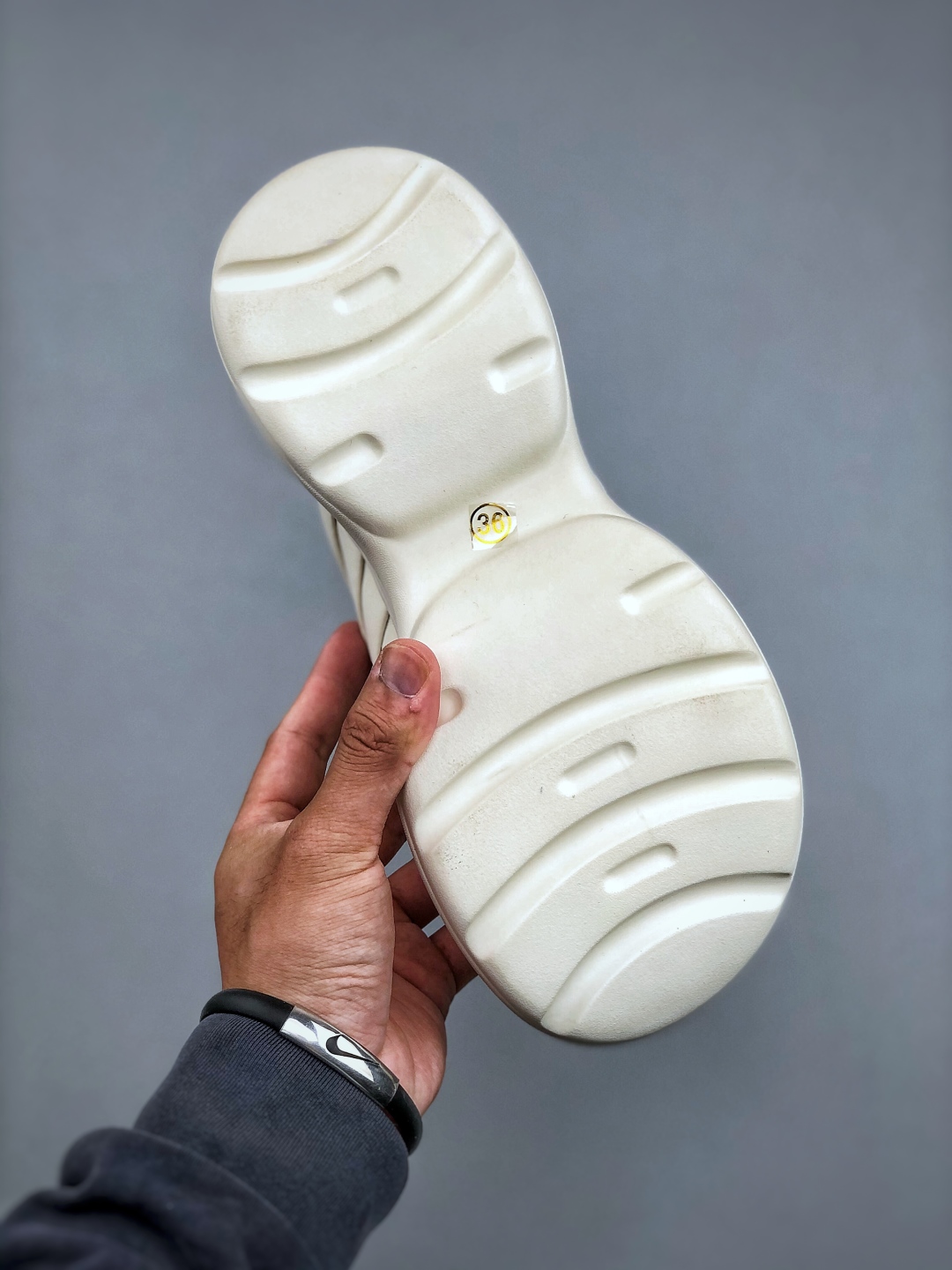 【液态金属】GG-CC 7.5CM 2025年夏季新款时尚厚底洞洞拖鞋女通勤沙滩凉拖 G25S1502