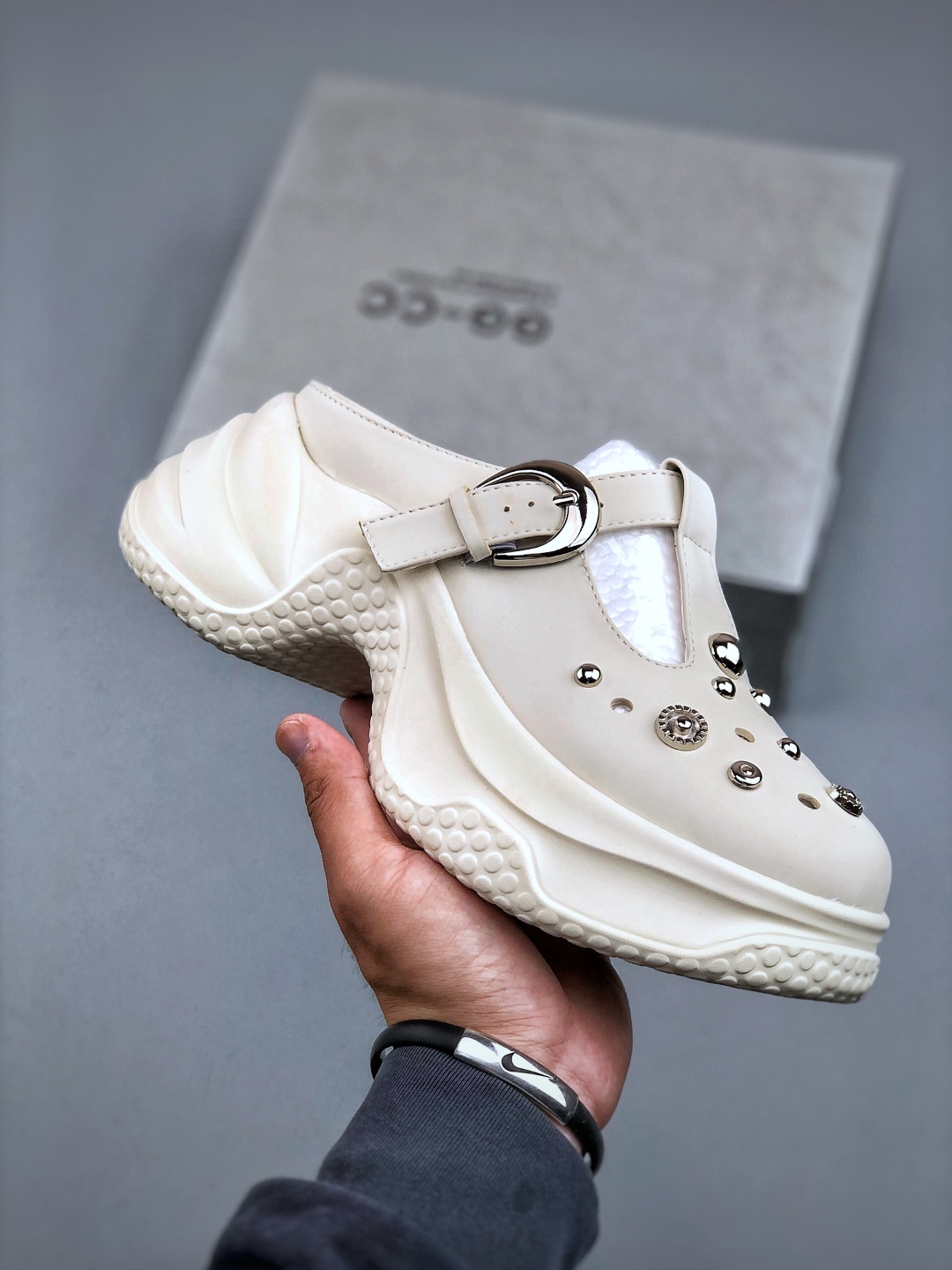 【液态金属】GG-CC 7.5CM 2025年夏季新款时尚厚底洞洞拖鞋女通勤沙滩凉拖 G25S1502