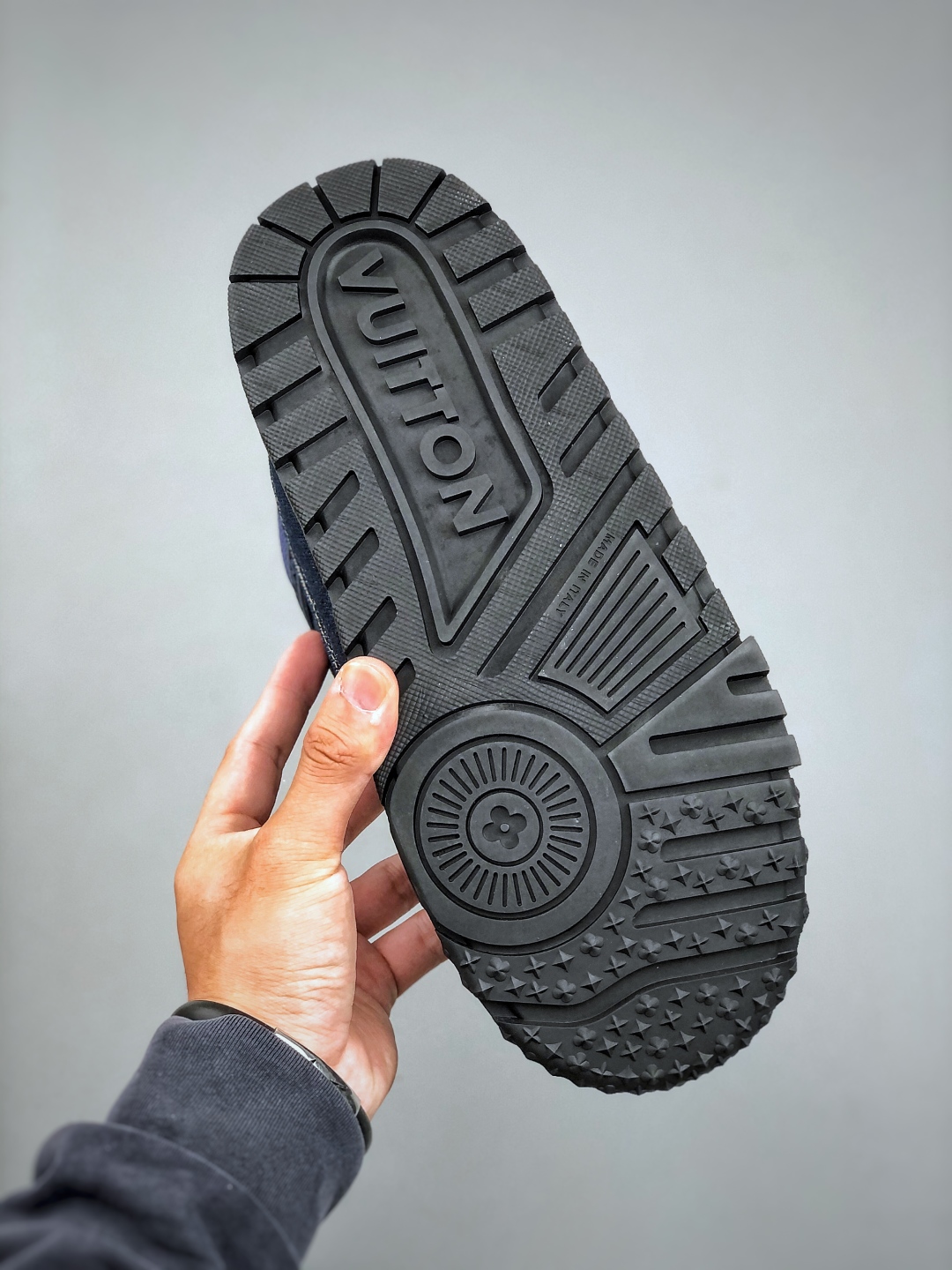 LV-路易-威登trainer 2025走秀意大利进口小牛皮拼接