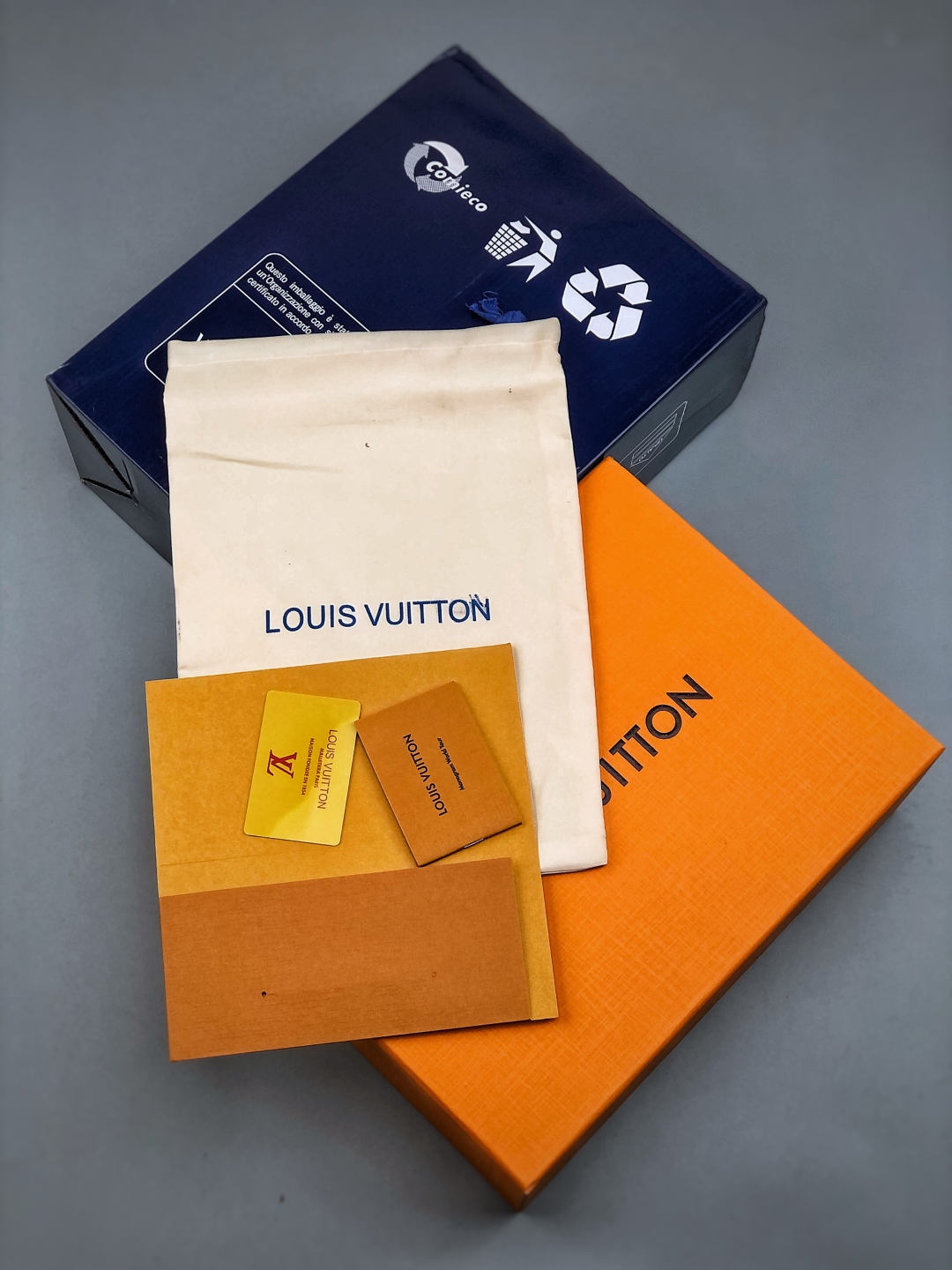 (lv-路易威登) 新品男女凉拖鞋鞋面精致压花logo装饰