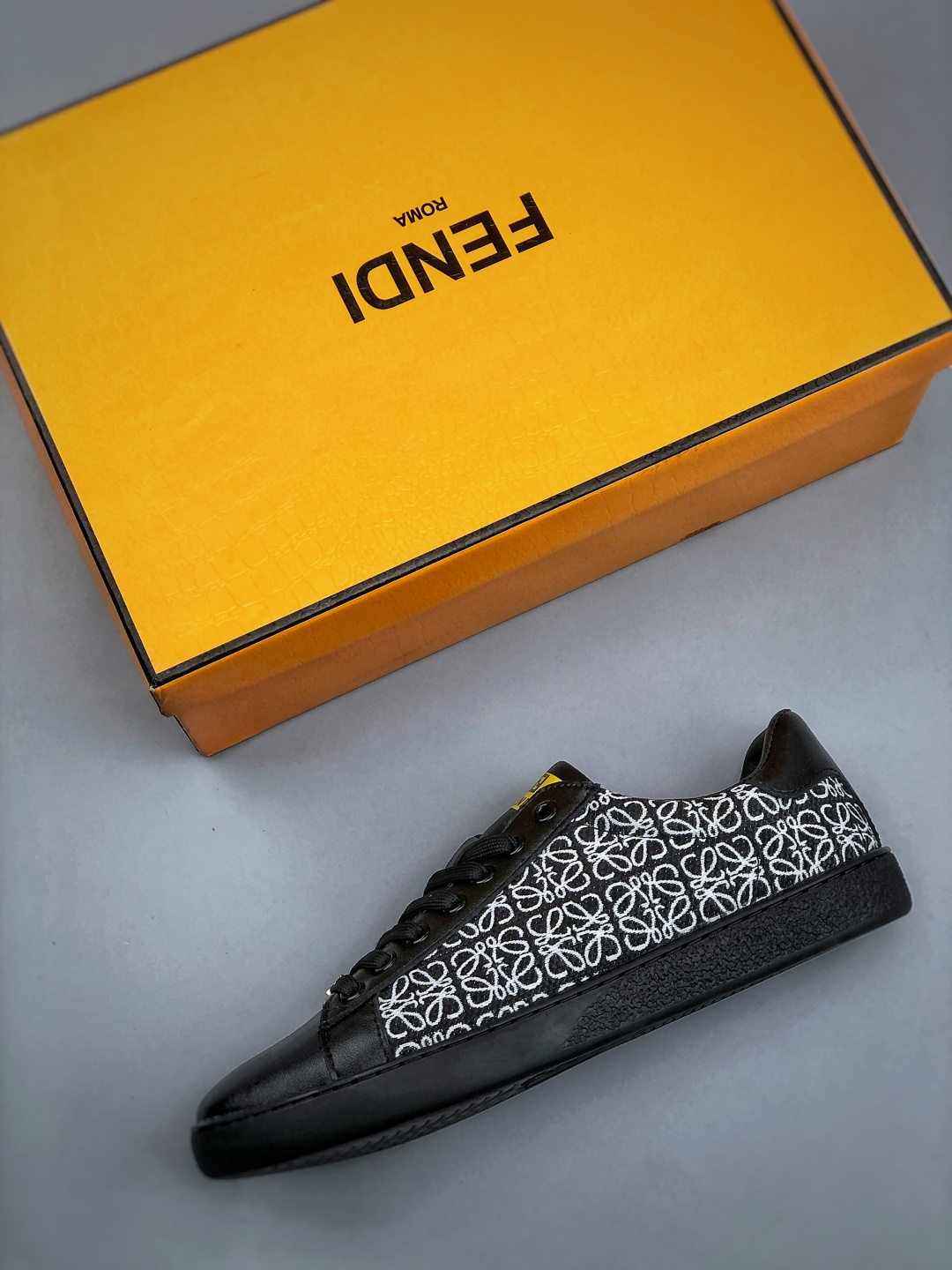 FENDI/ 芬迪 板鞋/休闲鞋