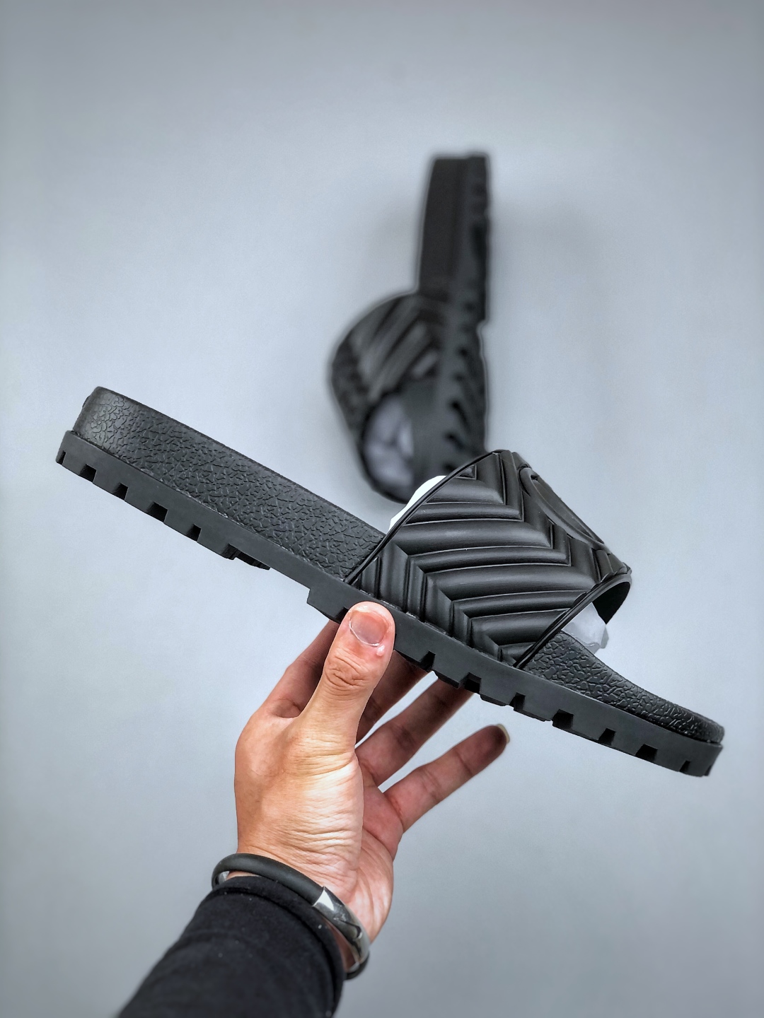 Gucci 古奇 官网主推款 3D印花字一拖鞋