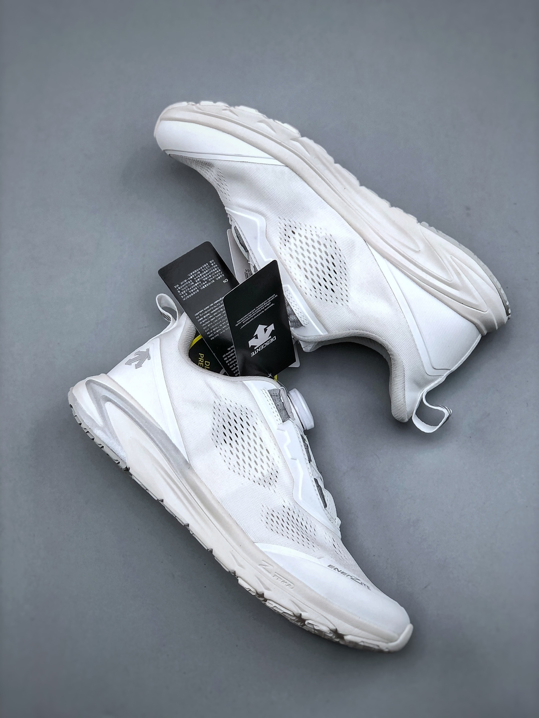 迪桑特DESCENTE LAVITATE 2 时尚防滑 低帮跑步鞋-Chinese UA Cheap High Quatity Brand Clothes Bags handbags Sneakers wholesale wholesaler seller from China Factory suppliers Fashion Clothing Shoes best Quality Beautiful Price 迪桑特DESCENTE LAVITATE 2 时尚防滑 低帮跑步鞋