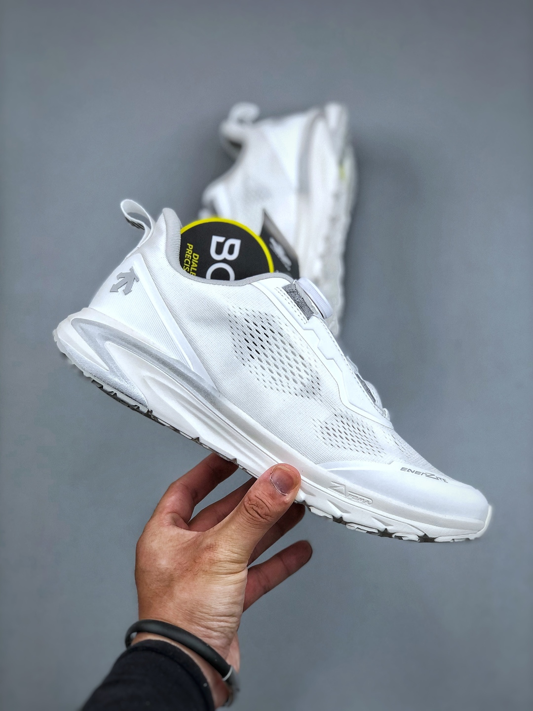 迪桑特DESCENTE LAVITATE 2 时尚防滑 低帮跑步鞋-Chinese UA Cheap High Quatity Brand Clothes Bags handbags Sneakers wholesale wholesaler seller from China Factory suppliers Fashion Clothing Shoes best Quality Beautiful Price 迪桑特DESCENTE LAVITATE 2 时尚防滑 低帮跑步鞋