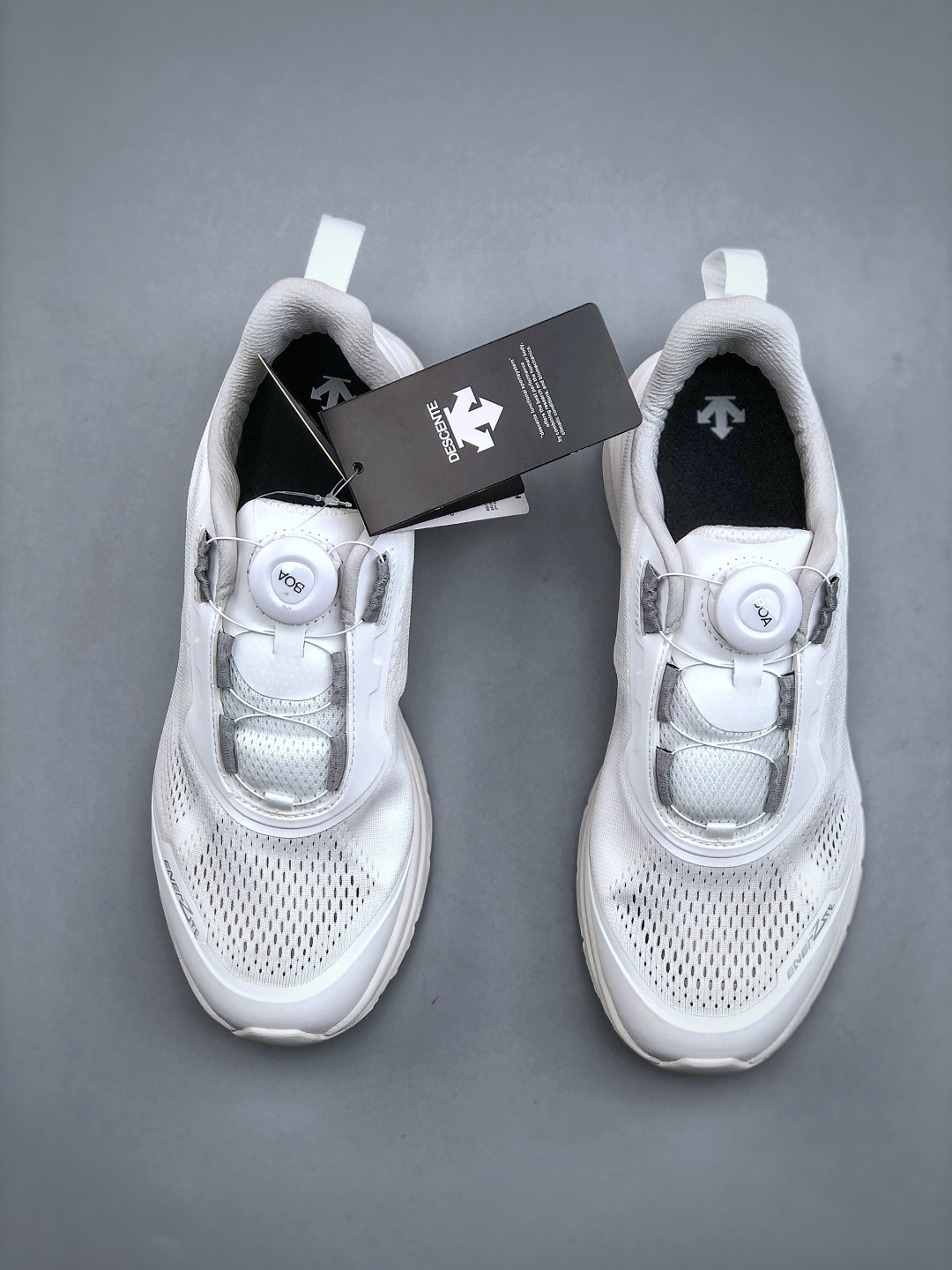 迪桑特DESCENTE LAVITATE 2 时尚防滑 低帮跑步鞋-Chinese UA Cheap High Quatity Brand Clothes Bags handbags Sneakers wholesale wholesaler seller from China Factory suppliers Fashion Clothing Shoes best Quality Beautiful Price 迪桑特DESCENTE LAVITATE 2 时尚防滑 低帮跑步鞋