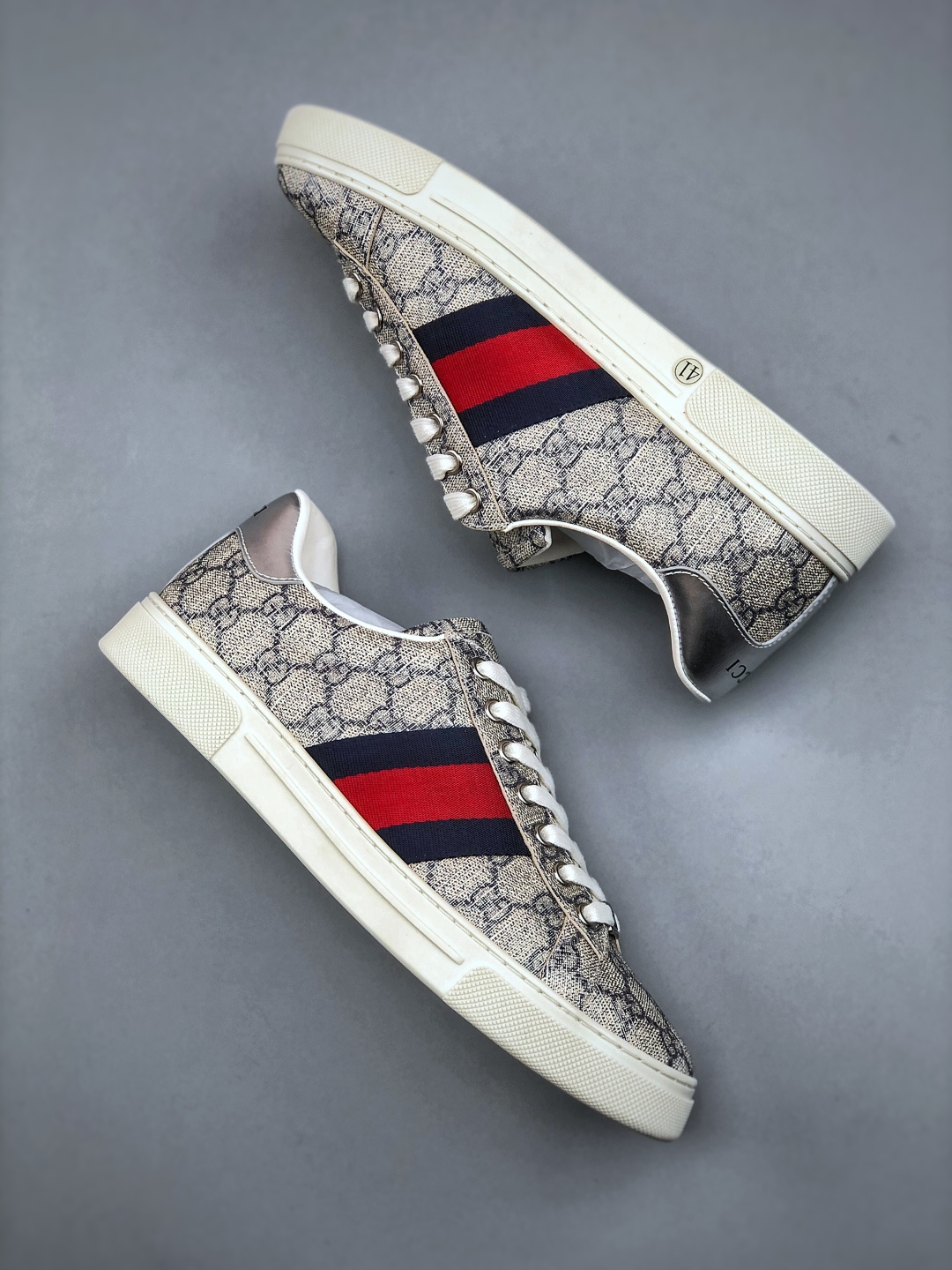 GUCCI 2025ss 轻奢单品 古驰百搭休闲运动板鞋-Chinese UA Cheap High Quatity Brand Clothes Bags handbags Sneakers wholesale wholesaler seller from China Factory suppliers Fashion Clothing Shoes best Quality Beautiful Price GUCCI 2025ss 轻奢单品 古驰百搭休闲运动板鞋