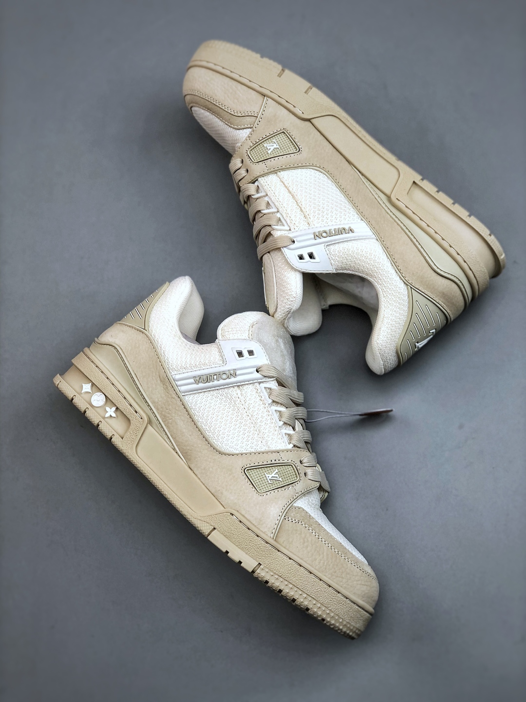 Louis Vuitton Trainer 2.0 Sneaker Low-Top, Beige Leather, Retro Casual Style 10 cmp i1748974262609 4735 0 8