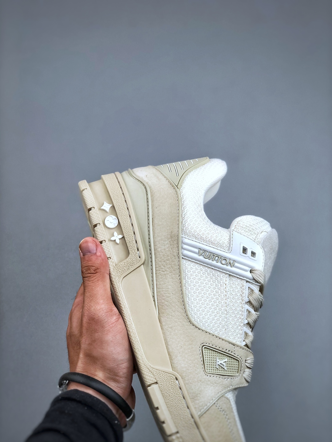 Louis Vuitton Trainer 2.0 Sneaker Low-Top, Beige Leather, Retro Casual Style 7 cmp i1748974263916 7743 0 5