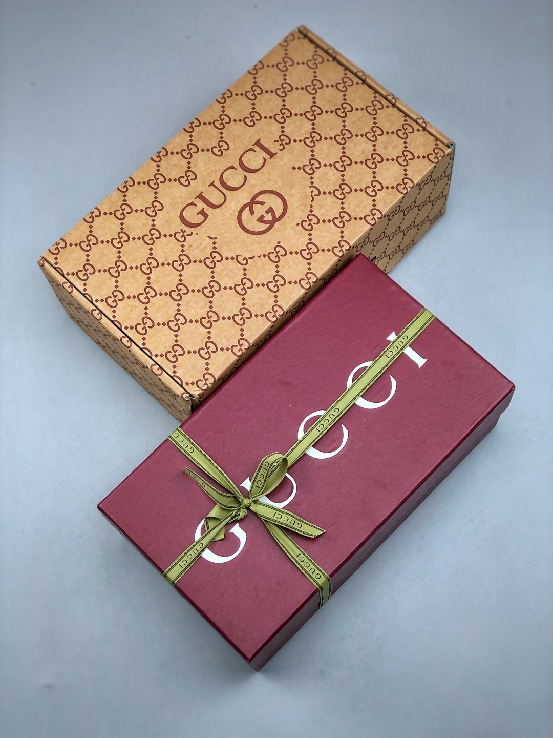 Gucci Men's Screener Sneaker with Double G, Beige Leather, Green and Orange Web 4 cmp i1748974375398 4983 0 2