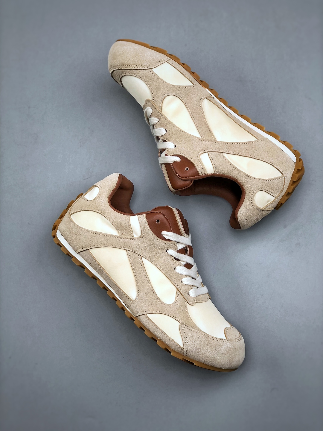 Bottega Veneta Orbit Lace-Up Runner Sneakers Designer Fashion Shoes 9 cmp i1748974472497 6006 0 7