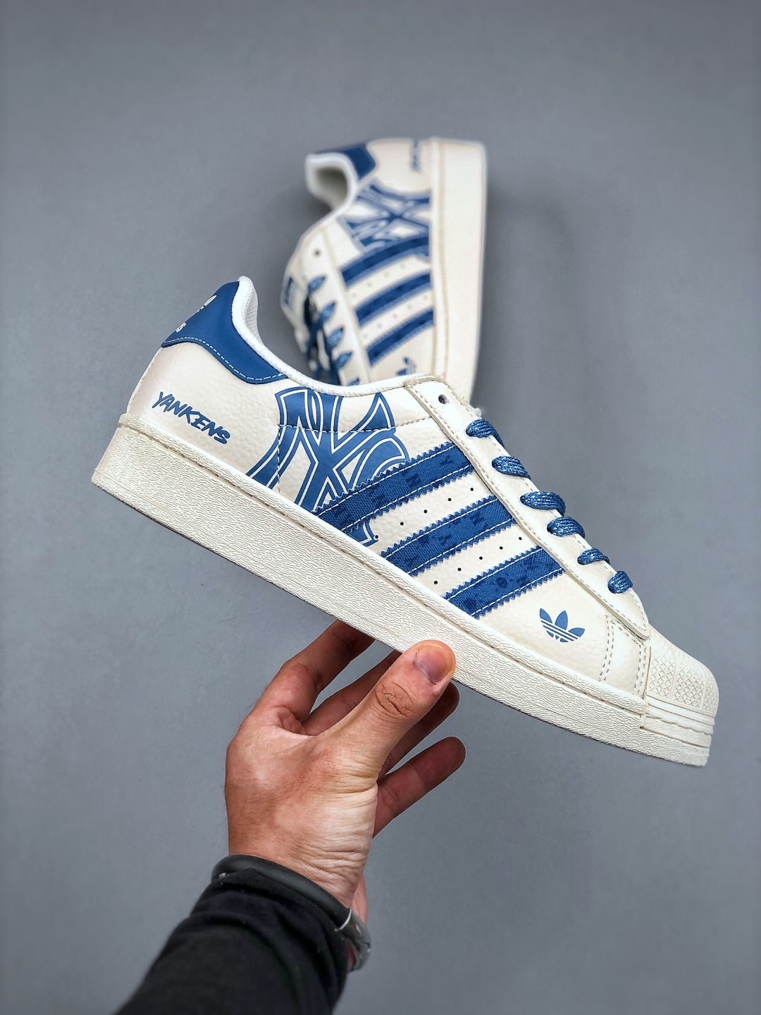 💰260Adidas Originals Superstar MIB联名款 经典贝壳头官网同步 实拍首发渠道正品订单 诠释市场最高工艺水平区别市面普通真标版本，进出专柜无压力货号：XS0012 尺码：36-45（半）