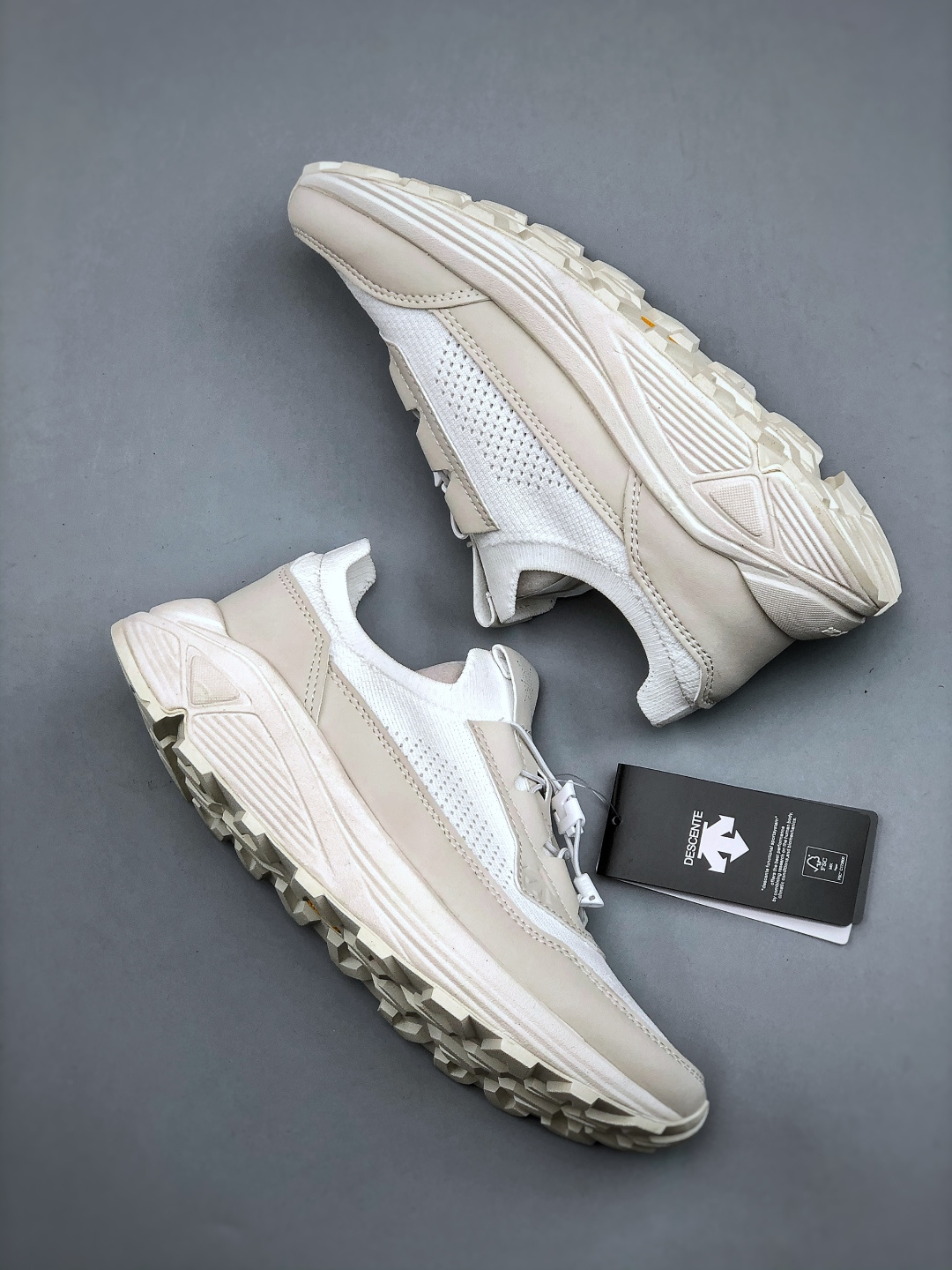 380 迪桑特Descente Running Boa“白色” D4231LSN27-WT-Chinese UA Cheap High Quatity Brand Clothes Bags handbags Sneakers wholesale wholesaler seller from China Factory suppliers Fashion Clothing Shoes best Quality Beautiful Price 380 迪桑特Descente Running Boa“白色” D4231LSN27-WT