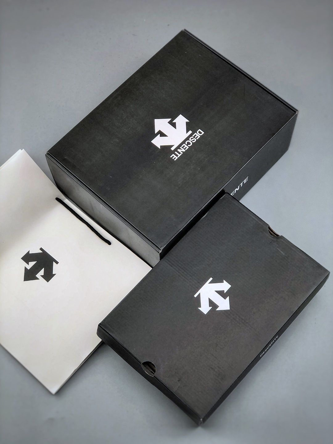 380 迪桑特Descente Running Boa“白色” D4231LSN27-WT-Chinese UA Cheap High Quatity Brand Clothes Bags handbags Sneakers wholesale wholesaler seller from China Factory suppliers Fashion Clothing Shoes best Quality Beautiful Price 380 迪桑特Descente Running Boa“白色” D4231LSN27-WT