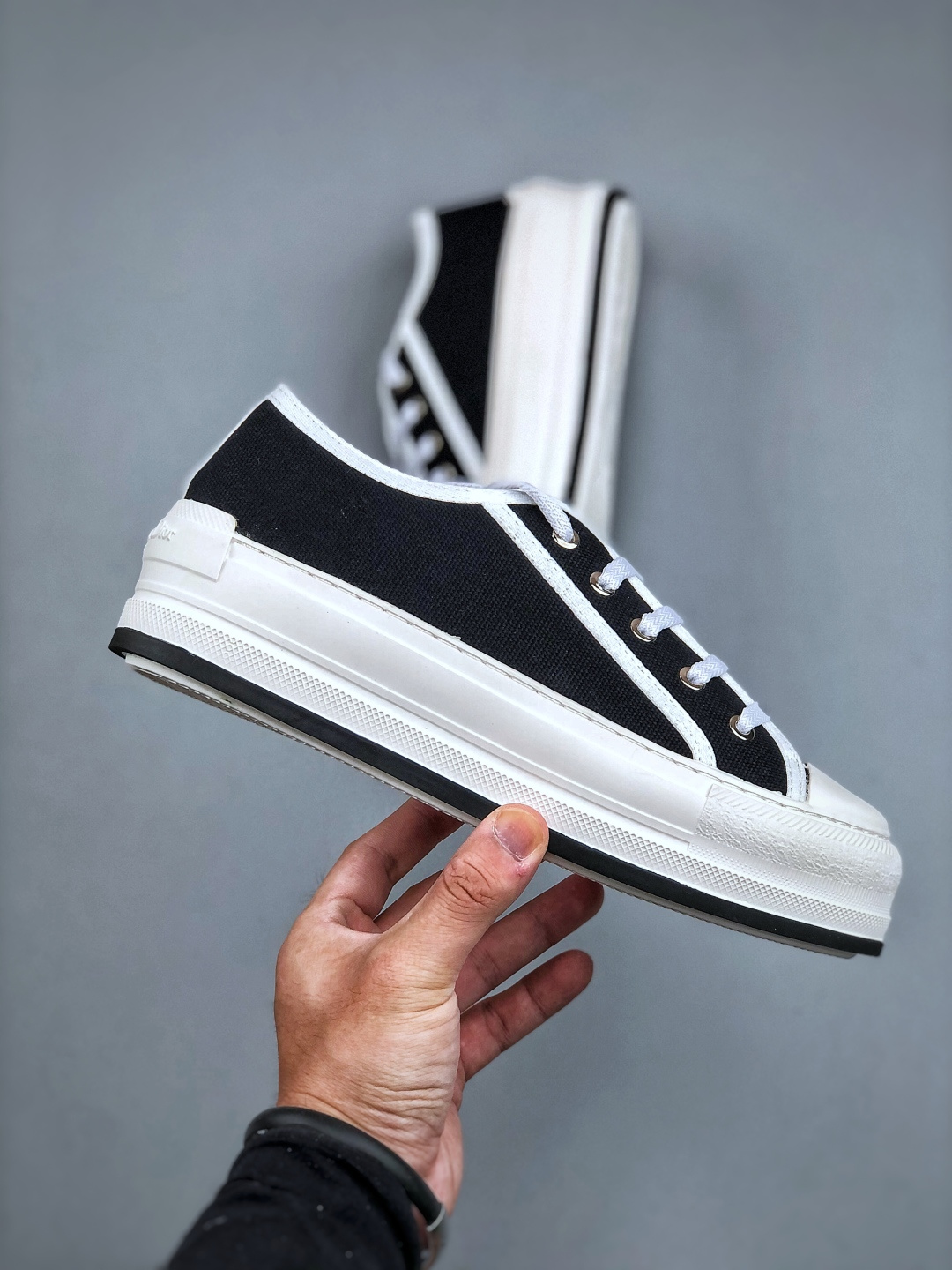 Dior迪奥休闲时尚板鞋系列 伪芯片感应装置釆用超软舒适透气面料-Chinese UA Cheap High Quatity Brand Clothes Bags handbags Sneakers wholesale wholesaler seller from China Factory suppliers Fashion Clothing Shoes best Quality Beautiful Price Dior迪奥休闲时尚板鞋系列 伪芯片感应装置釆用超软舒适透气面料