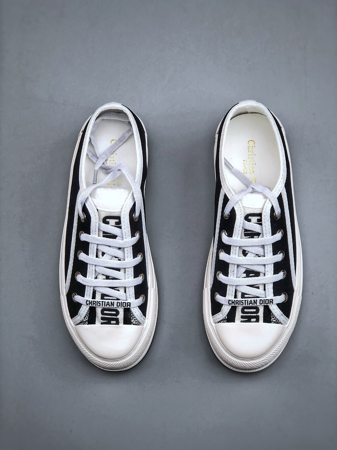 Dior迪奥休闲时尚板鞋系列 伪芯片感应装置釆用超软舒适透气面料-Chinese UA Cheap High Quatity Brand Clothes Bags handbags Sneakers wholesale wholesaler seller from China Factory suppliers Fashion Clothing Shoes best Quality Beautiful Price Dior迪奥休闲时尚板鞋系列 伪芯片感应装置釆用超软舒适透气面料