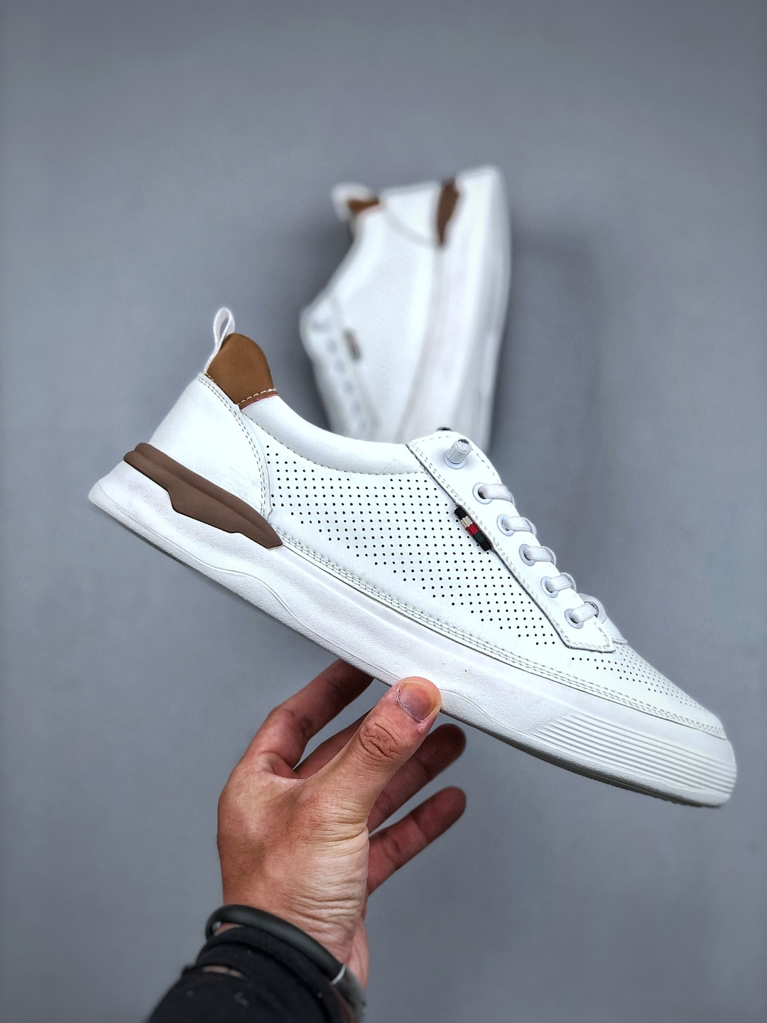 ECCO爱步 小红书爆款 新款百搭休闲款 Ecco/爱步男士跑步鞋休闲鞋透气轻质系带轻便运动鞋-Chinese UA Cheap High Quatity Brand Clothes Bags handbags Sneakers wholesale wholesaler seller from China Factory suppliers Fashion Clothing Shoes best Quality Beautiful Price ECCO爱步 小红书爆款 新款百搭休闲款 Ecco/爱步男士跑步鞋休闲鞋透气轻质系带轻便运动鞋