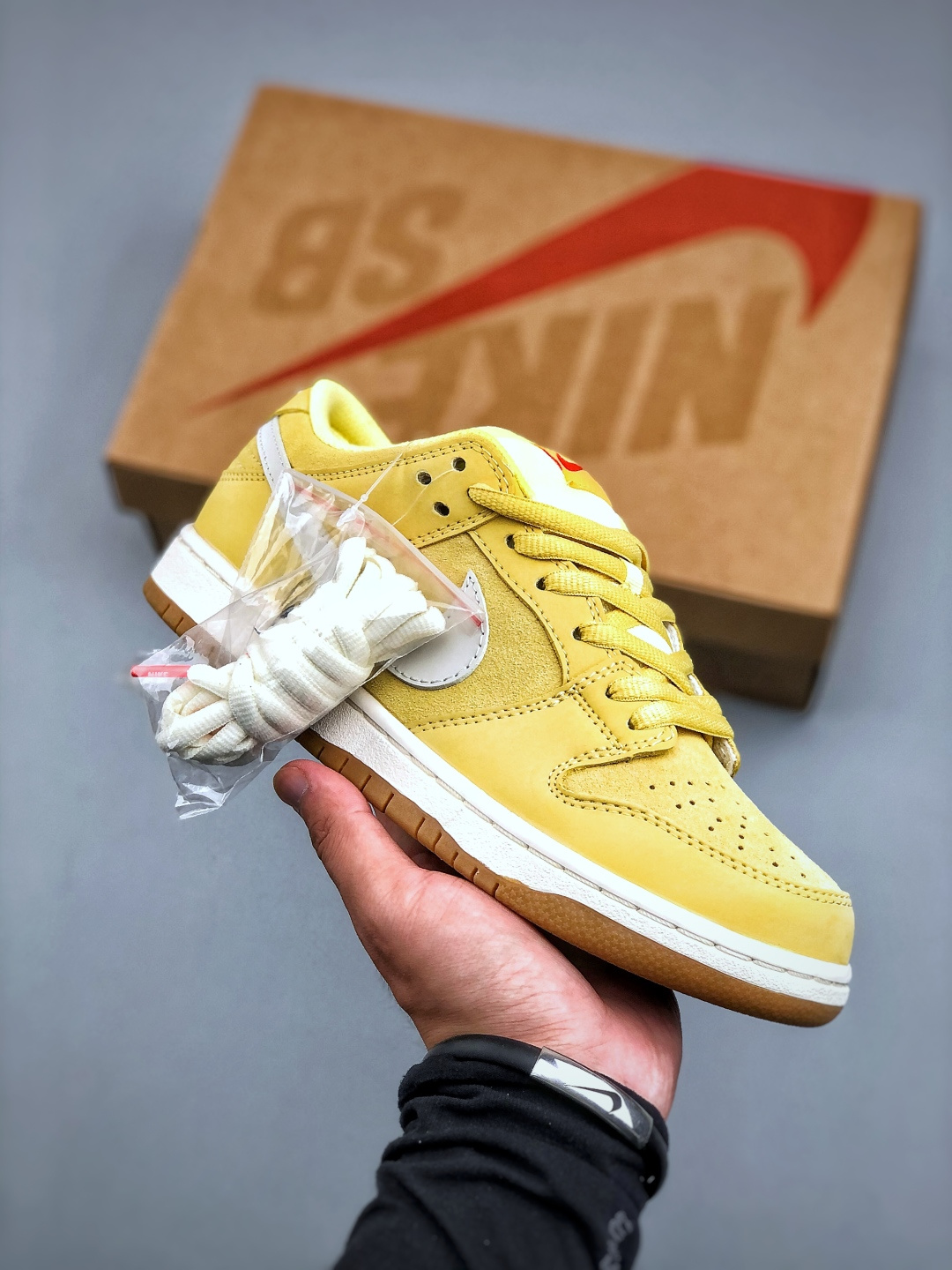 NIKE SB Dunk Low 黄生胶性价比天花板 DIY定制款 原装头层材料 独家版型蒸餾加工帶來的是更好的视觉和脚感体验大厂纯原品质出货 清洁度 电绣工艺 皮料切割干净无任何毛边 细节完美 官方货号: FJ1674-700