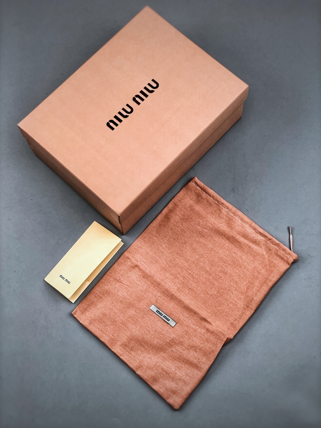 miumiu·缪缪2025早春时尚新品双鞋带搭配羊皮内里-Chinese UA Cheap High Quatity Brand Clothes Bags handbags Sneakers wholesale wholesaler seller from China Factory suppliers Fashion Clothing Shoes best Quality Beautiful Price miumiu·缪缪2025早春时尚新品双鞋带搭配羊皮内里