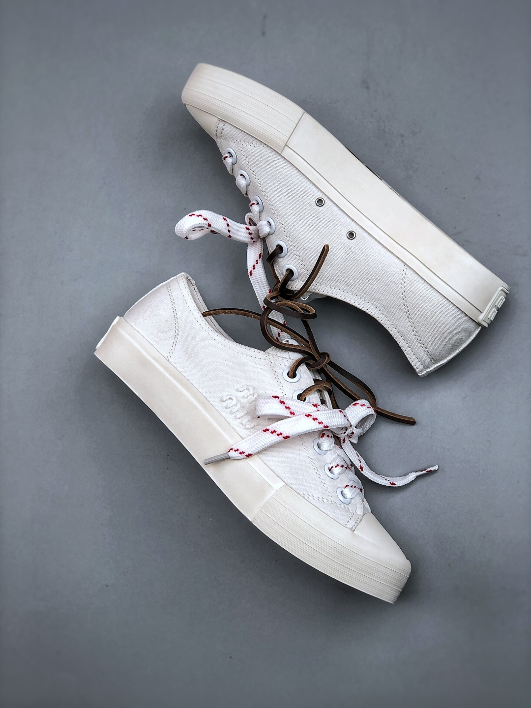 miumiu·缪缪2025早春时尚新品双鞋带搭配羊皮内里-Chinese UA Cheap High Quatity Brand Clothes Bags handbags Sneakers wholesale wholesaler seller from China Factory suppliers Fashion Clothing Shoes best Quality Beautiful Price miumiu·缪缪2025早春时尚新品双鞋带搭配羊皮内里