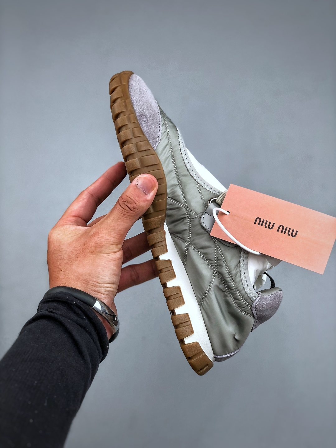 MIU MIU 韩系欧若拉百搭 运动甜妹风 厚底 玛丽珍鞋 2.5CM 女 魔术贴复古时尚百搭厚底软底舒适 玛丽珍鞋-Chinese UA Cheap High Quatity Brand Clothes Bags handbags Sneakers wholesale wholesaler seller from China Factory suppliers Fashion Clothing Shoes best Quality Beautiful Price MIU MIU 韩系欧若拉百搭 运动甜妹风 厚底 玛丽珍鞋 2.5CM 女 魔术贴复古时尚百搭厚底软底舒适 玛丽珍鞋