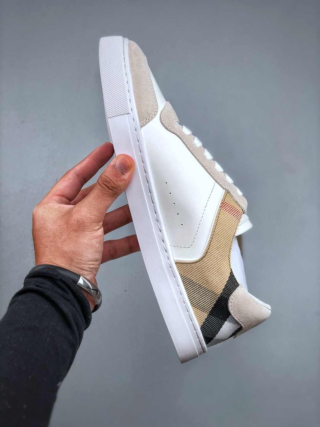 经典小白鞋BBR 此款耗尽5个月打磨单单后跟格纹50尺布只能做2双鞋消耗成本可想而知独家大底模具-Chinese UA Cheap High Quatity Brand Clothes Bags handbags Sneakers wholesale wholesaler seller from China Factory suppliers Fashion Clothing Shoes best Quality Beautiful Price 经典小白鞋BBR 此款耗尽5个月打磨单单后跟格纹50尺布只能做2双鞋消耗成本可想而知独家大底模具