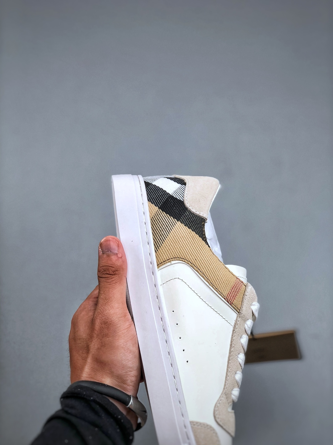 经典小白鞋BBR 此款耗尽5个月打磨单单后跟格纹50尺布只能做2双鞋消耗成本可想而知独家大底模具-Chinese UA Cheap High Quatity Brand Clothes Bags handbags Sneakers wholesale wholesaler seller from China Factory suppliers Fashion Clothing Shoes best Quality Beautiful Price 经典小白鞋BBR 此款耗尽5个月打磨单单后跟格纹50尺布只能做2双鞋消耗成本可想而知独家大底模具