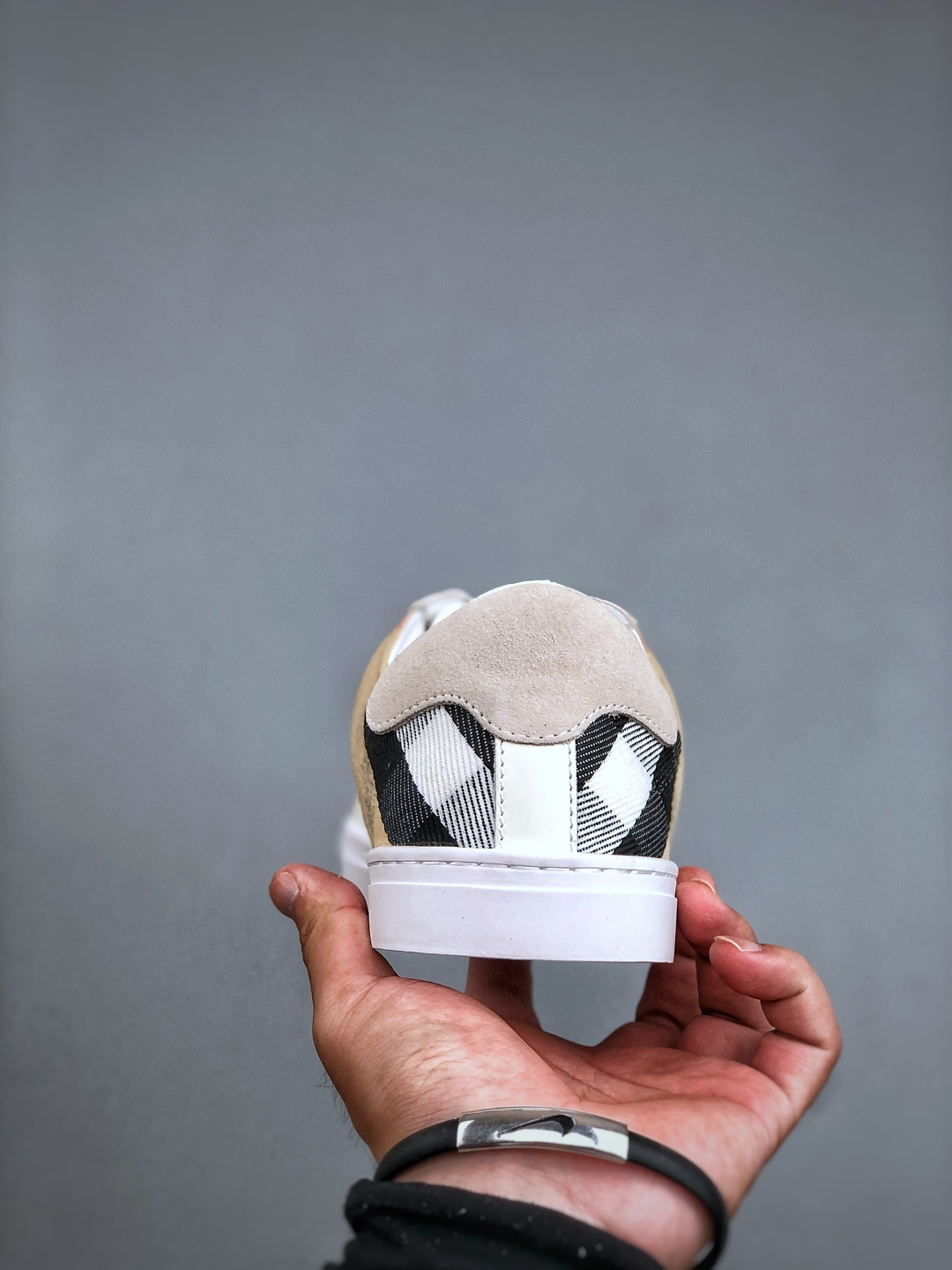 经典小白鞋BBR 此款耗尽5个月打磨单单后跟格纹50尺布只能做2双鞋消耗成本可想而知独家大底模具-Chinese UA Cheap High Quatity Brand Clothes Bags handbags Sneakers wholesale wholesaler seller from China Factory suppliers Fashion Clothing Shoes best Quality Beautiful Price 经典小白鞋BBR 此款耗尽5个月打磨单单后跟格纹50尺布只能做2双鞋消耗成本可想而知独家大底模具