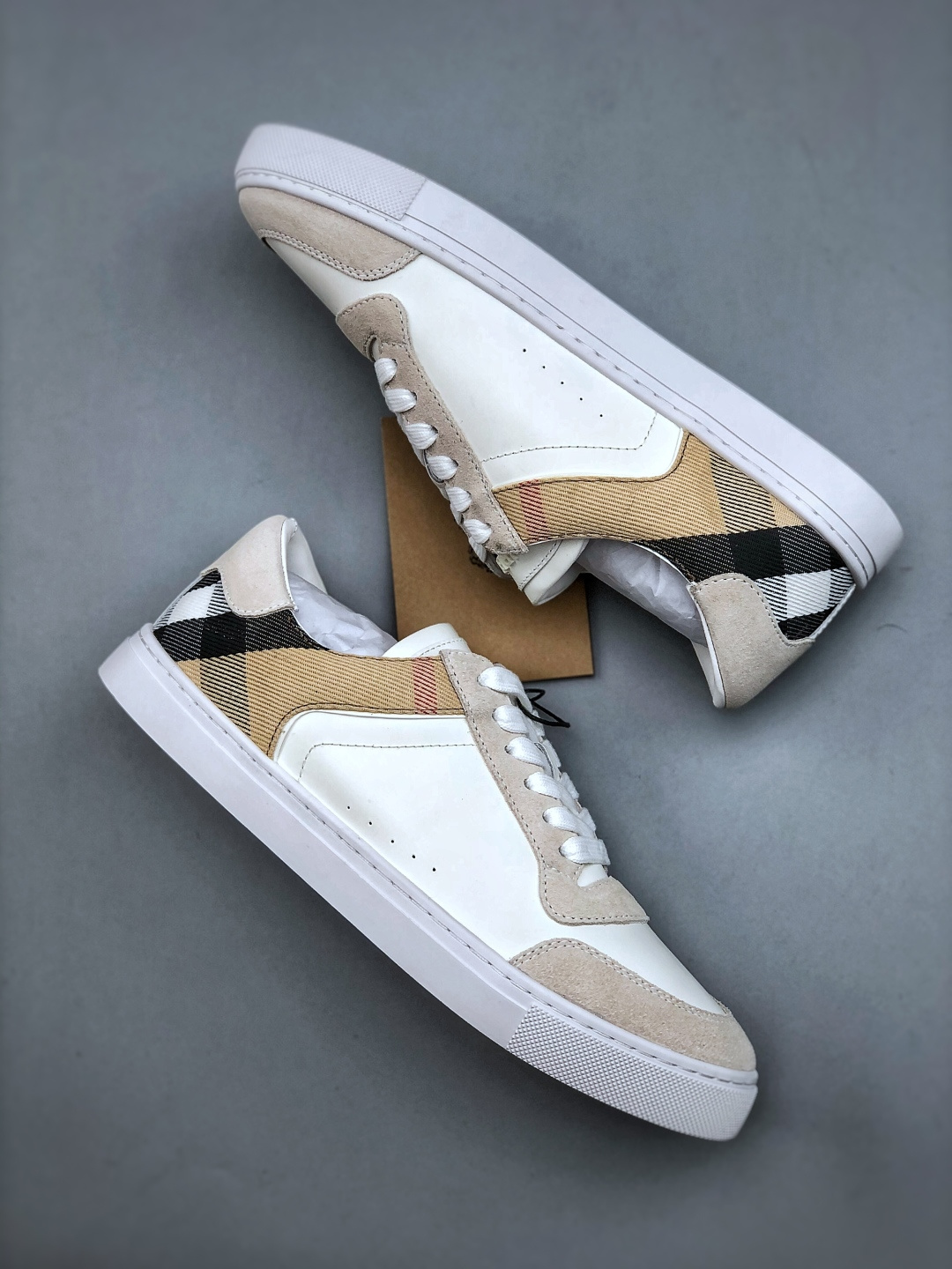 经典小白鞋BBR 此款耗尽5个月打磨单单后跟格纹50尺布只能做2双鞋消耗成本可想而知独家大底模具-Chinese UA Cheap High Quatity Brand Clothes Bags handbags Sneakers wholesale wholesaler seller from China Factory suppliers Fashion Clothing Shoes best Quality Beautiful Price 经典小白鞋BBR 此款耗尽5个月打磨单单后跟格纹50尺布只能做2双鞋消耗成本可想而知独家大底模具