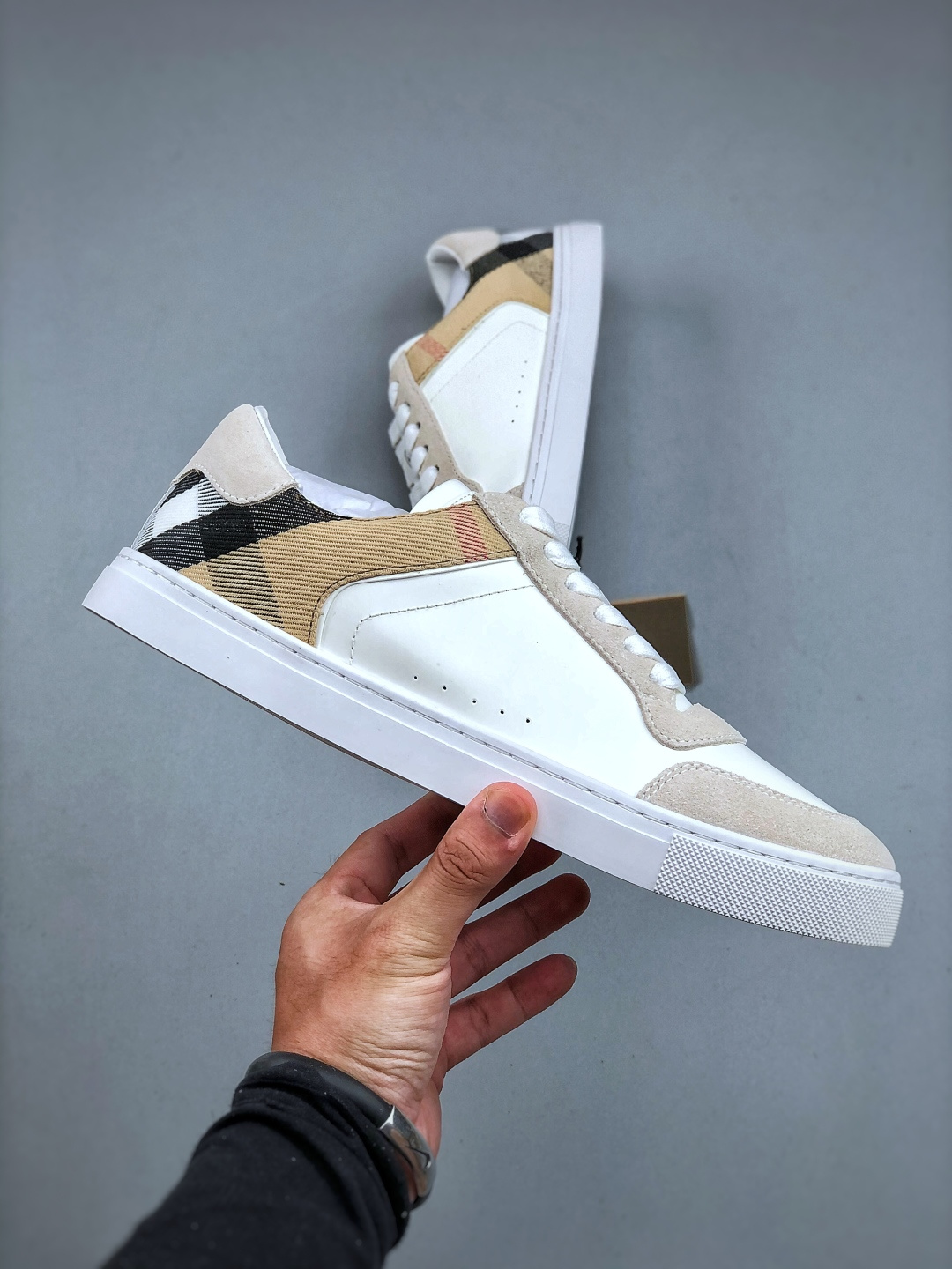 经典小白鞋BBR 此款耗尽5个月打磨单单后跟格纹50尺布只能做2双鞋消耗成本可想而知独家大底模具-Chinese UA Cheap High Quatity Brand Clothes Bags handbags Sneakers wholesale wholesaler seller from China Factory suppliers Fashion Clothing Shoes best Quality Beautiful Price 经典小白鞋BBR 此款耗尽5个月打磨单单后跟格纹50尺布只能做2双鞋消耗成本可想而知独家大底模具