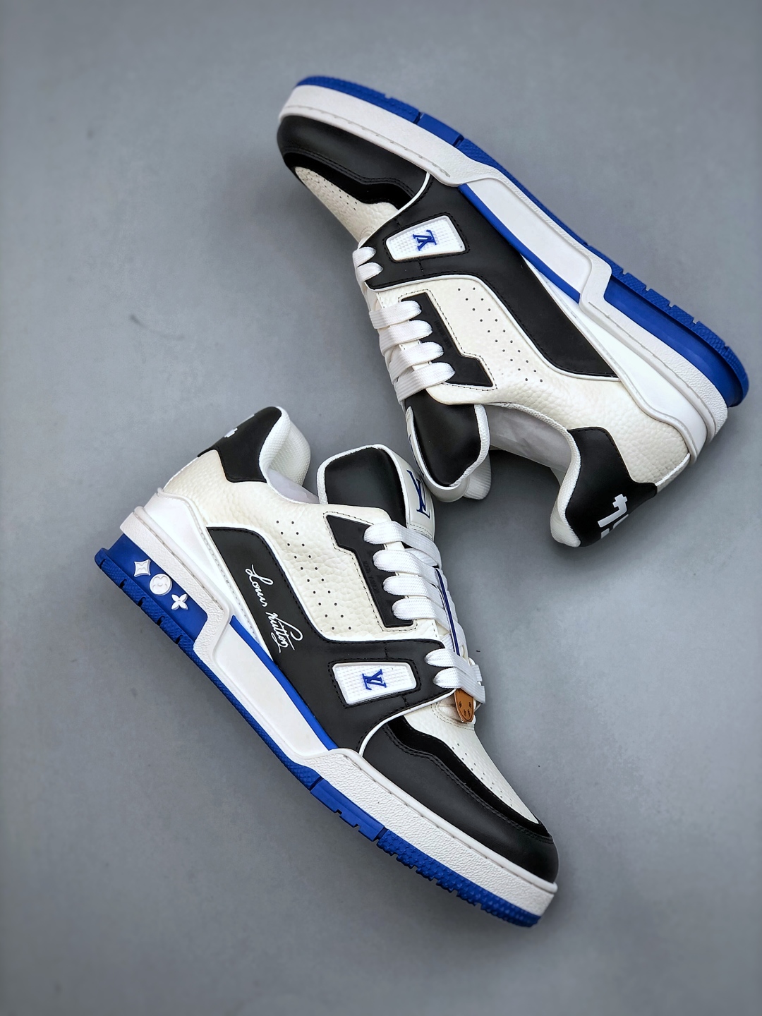 Louis Vuitton Trainer 2.0 Sneakers Low Top Casual Shoes - Black & White 10 cmp i1749932227080 6583 0 8