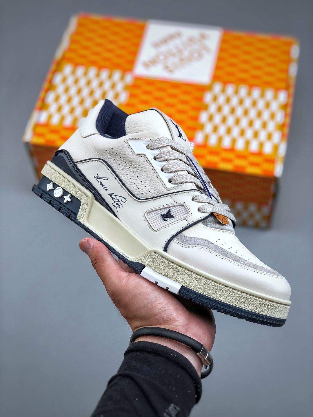 Louis Vuitton Trainer 2.0 Sneakers Low-top Retro Casual Shoes, White Leather 2 cmp i1749934272050 7135 0 0