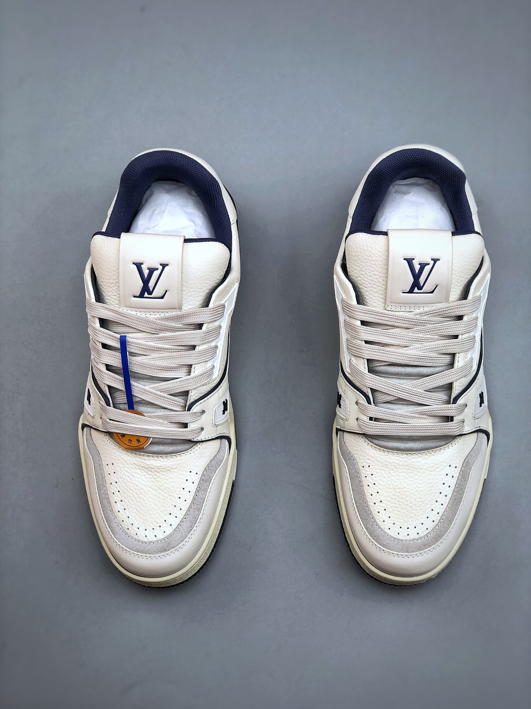 Louis Vuitton Trainer 2.0 Sneakers Low-top Retro Casual Shoes, White Leather 6 cmp i1749934273494 529 0 3