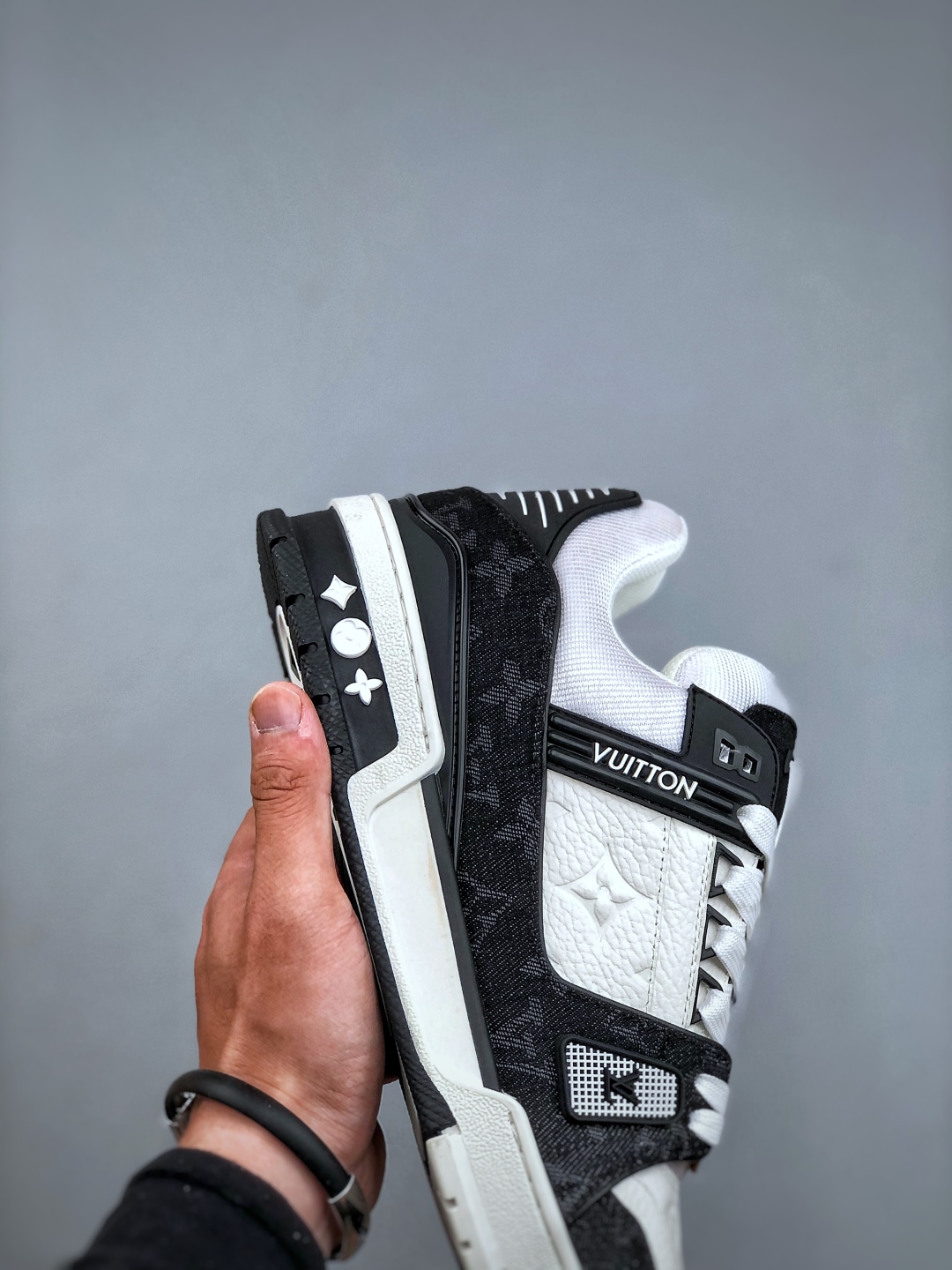Louis Vuitton Trainer 2.0 Sneaker Low, Retro Basketball Shoes 6 cmp i1749934285563 8907 0 4