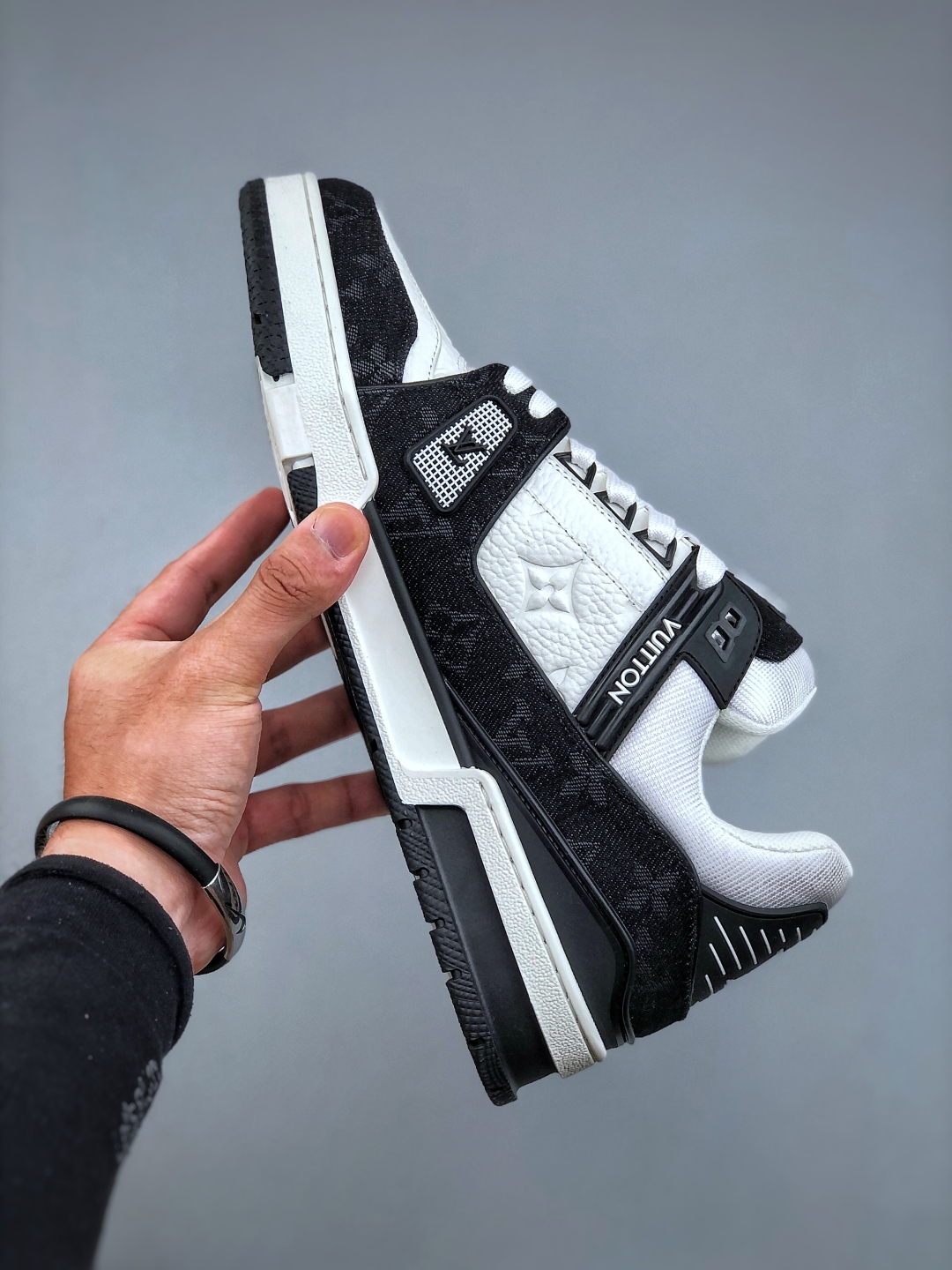 Louis Vuitton Trainer 2.0 Sneaker Low, Retro Basketball Shoes 2 cmp i1749934285564 8640 0 1