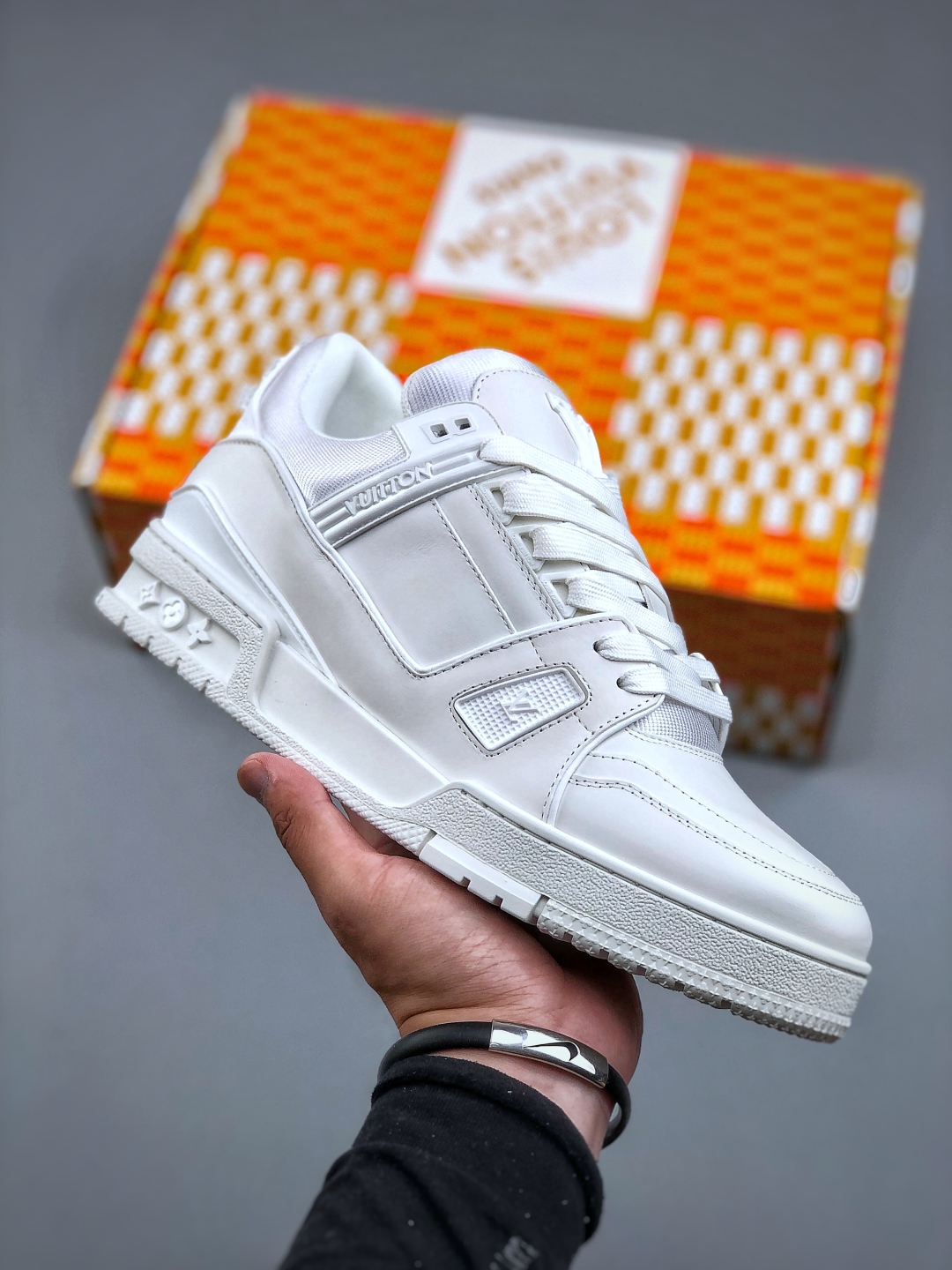 Louis Vuitton Trainer 2.0 Sneaker Low White Leather Casual Shoes 2 cmp i1749934299854 2703 0 0