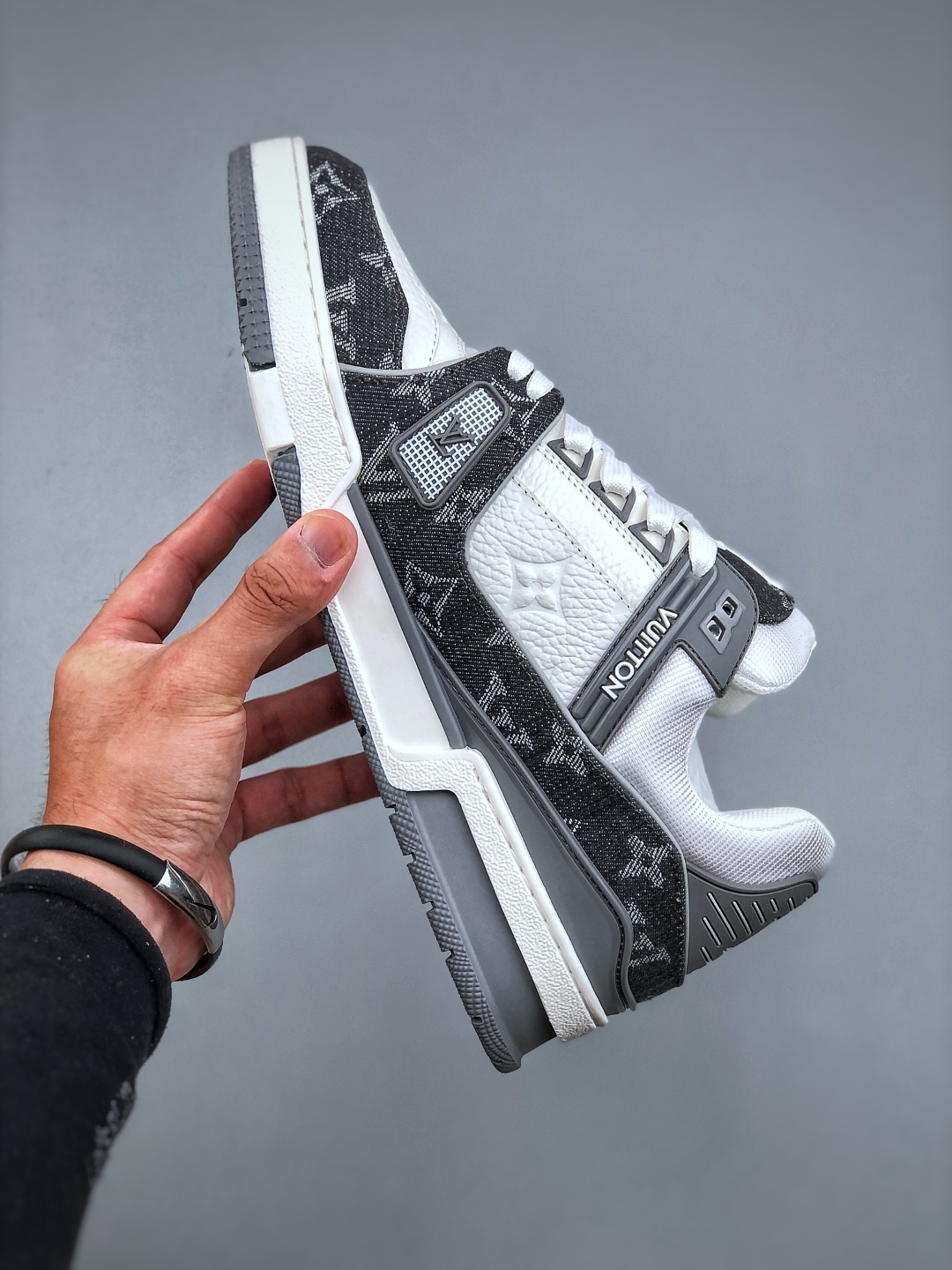 Louis Vuitton Trainer 2.0 Sneaker Low: Monogram Leather, Retro Style 2 cmp i1749934387062 6163 0 1