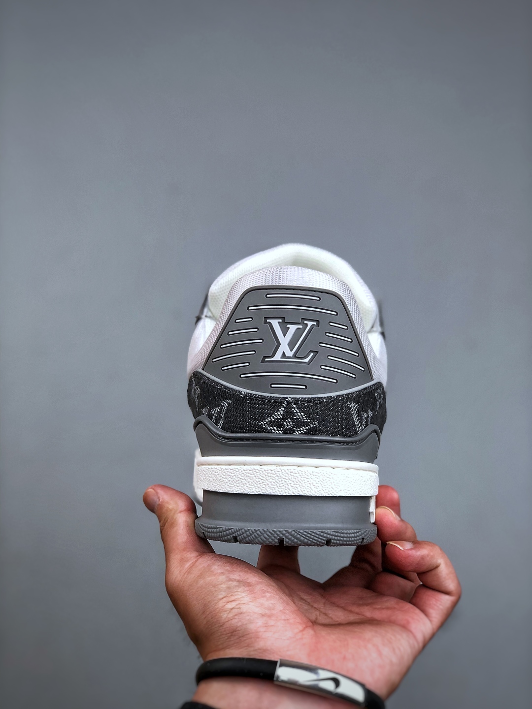 Louis Vuitton Trainer 2.0 Sneaker Low: Monogram Leather, Retro Style 7 cmp i1749934387099 317 0 5